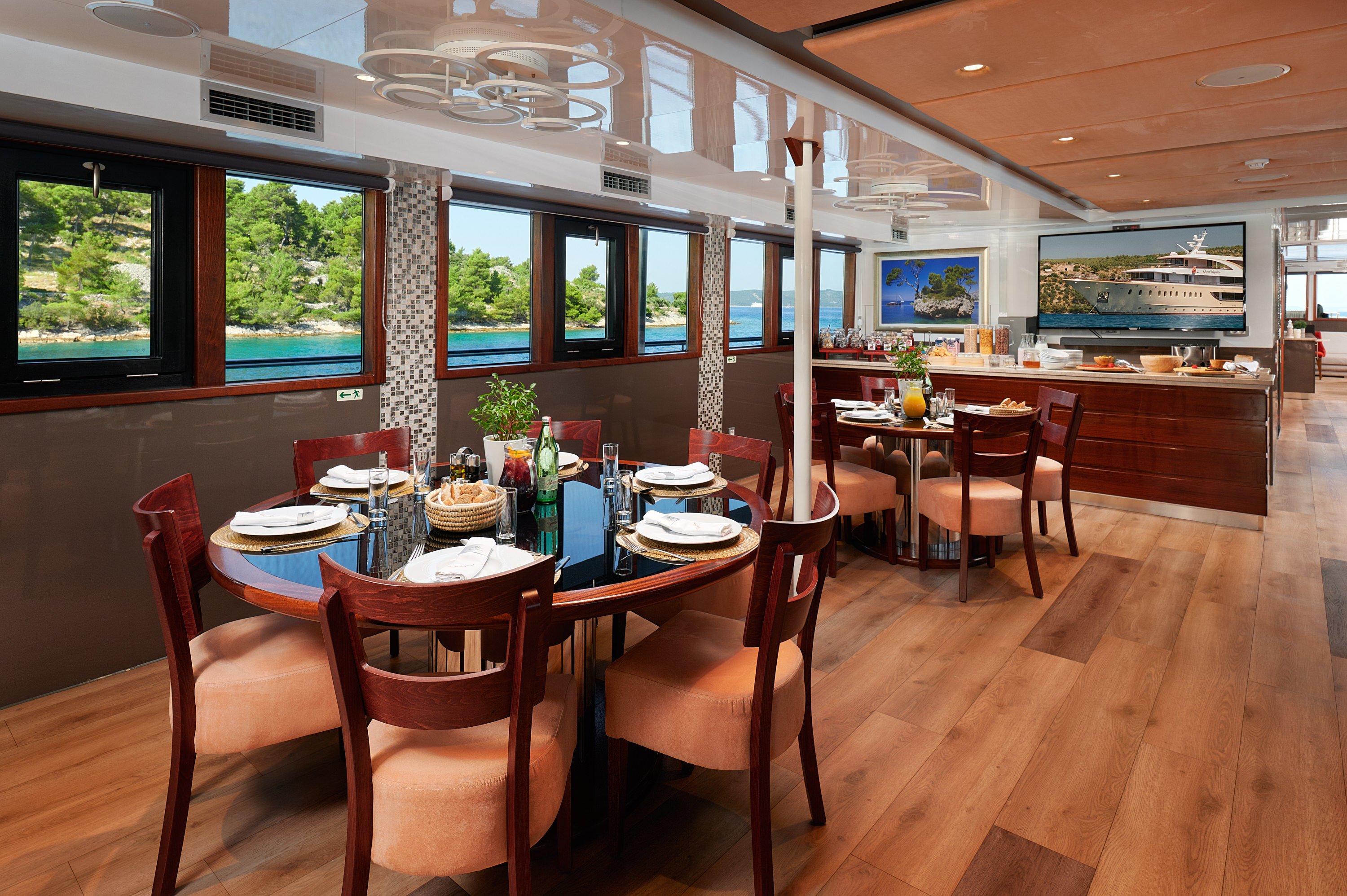 Queen Eleganza - Motor Yacht in Split