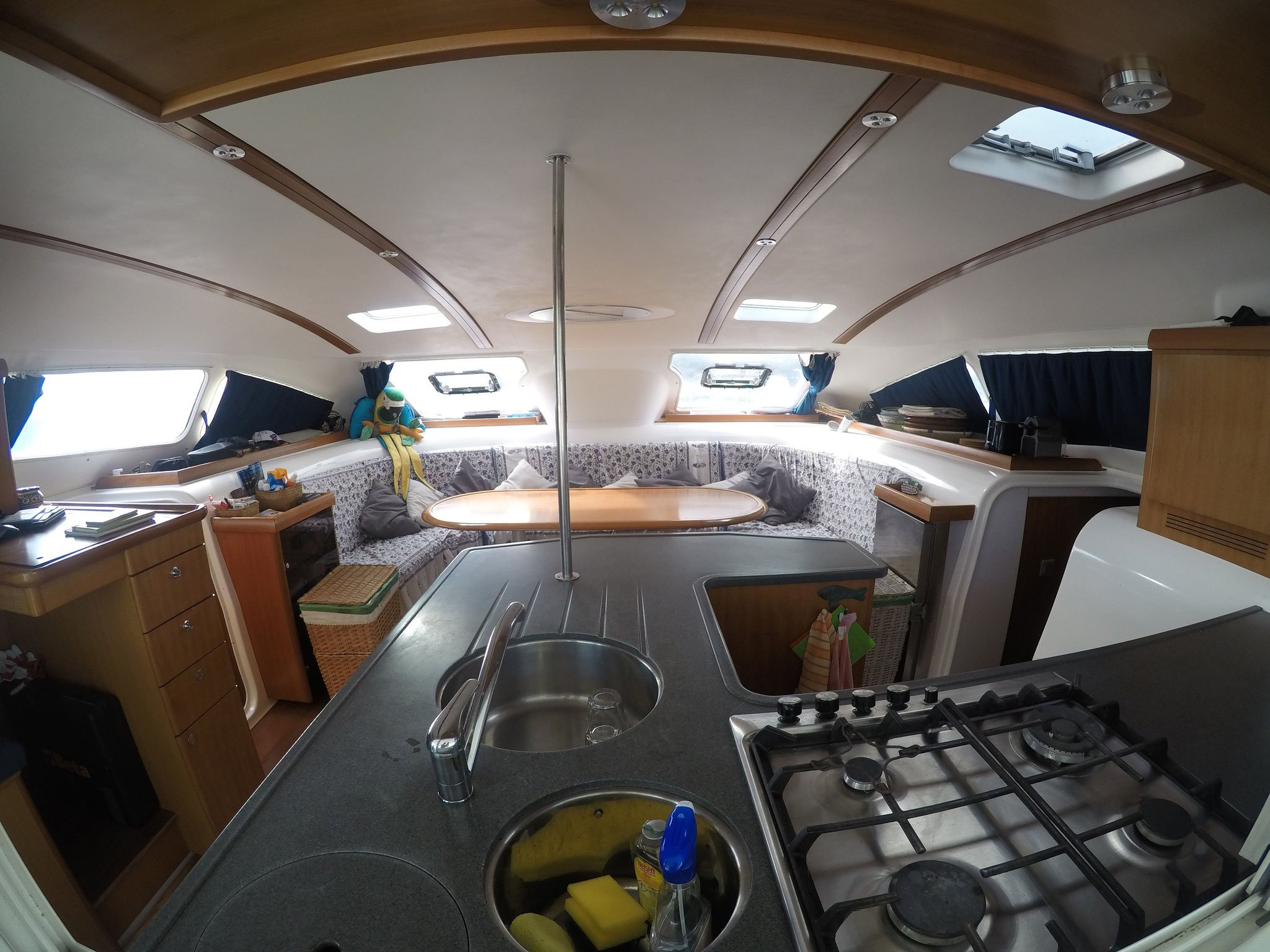 Alcade 1  front double cabin - Catamaran in Uturoa