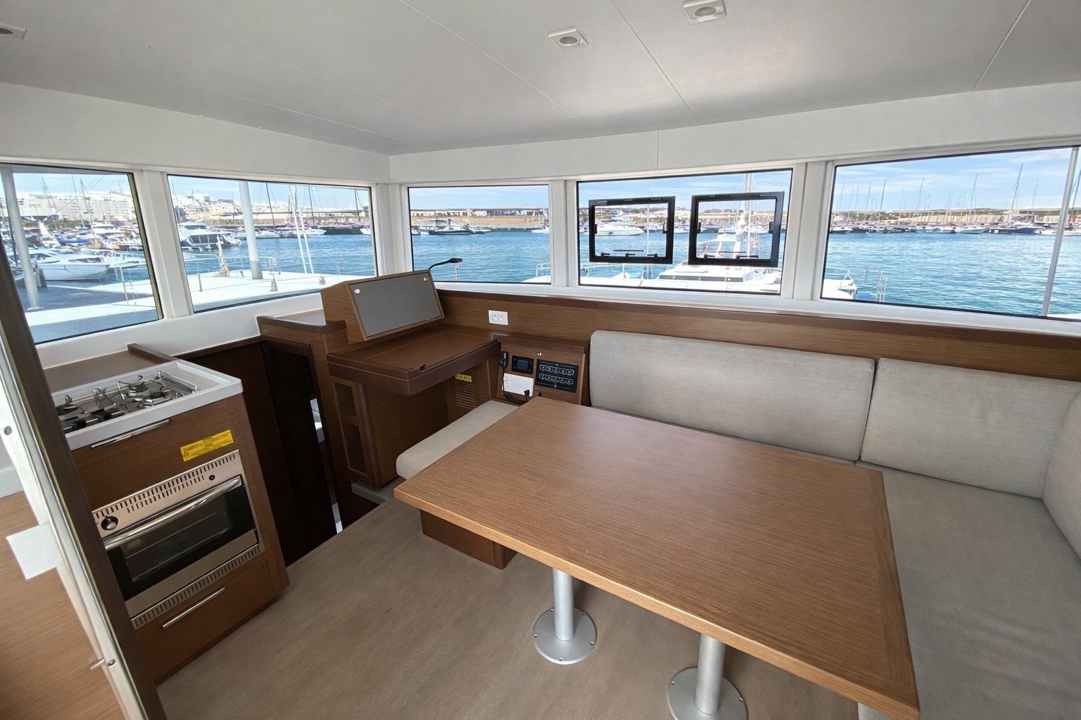 Manik - Catamaran in Nettuno