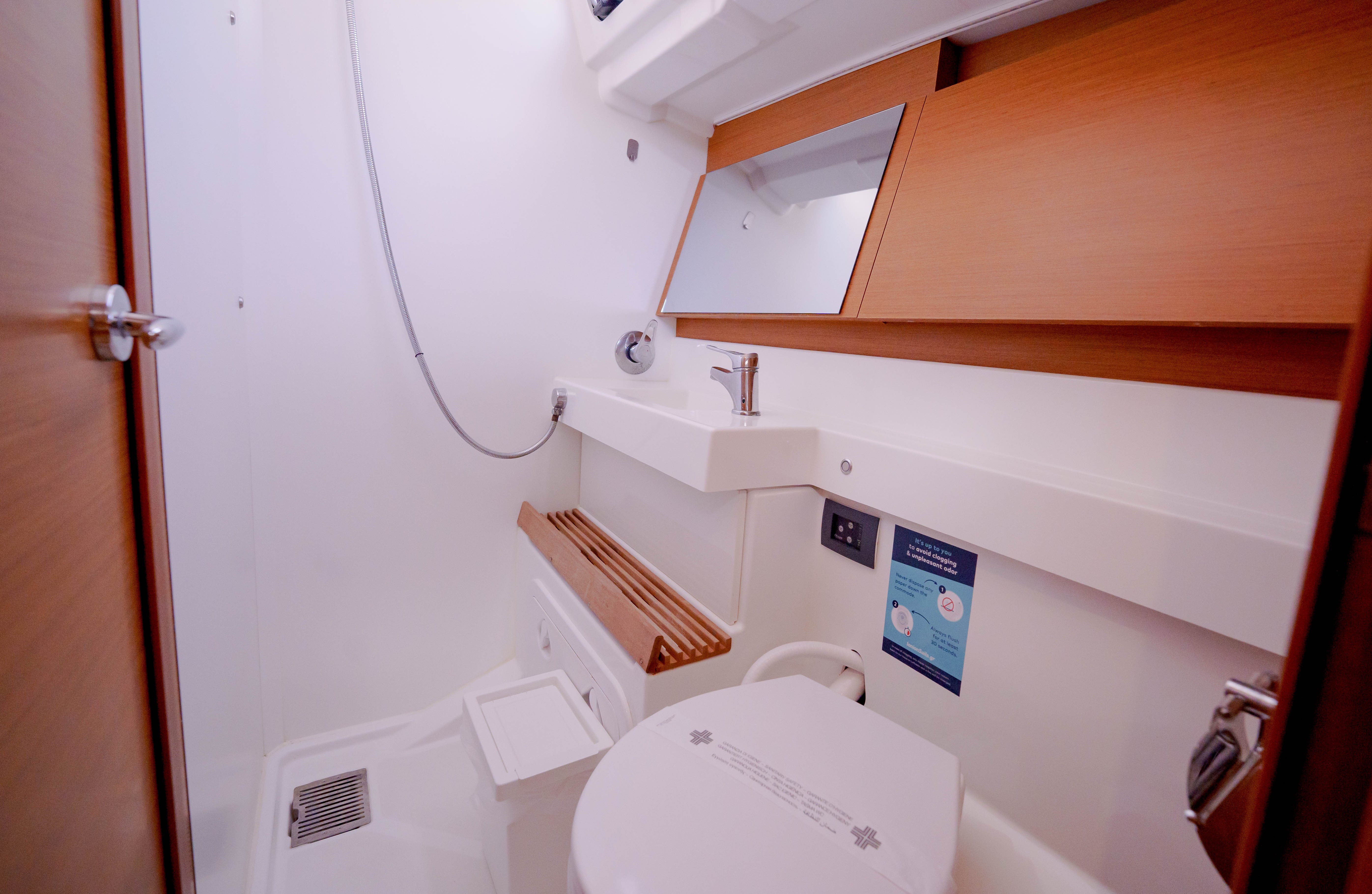 Kalm - Yelkenli içinde Lefkada