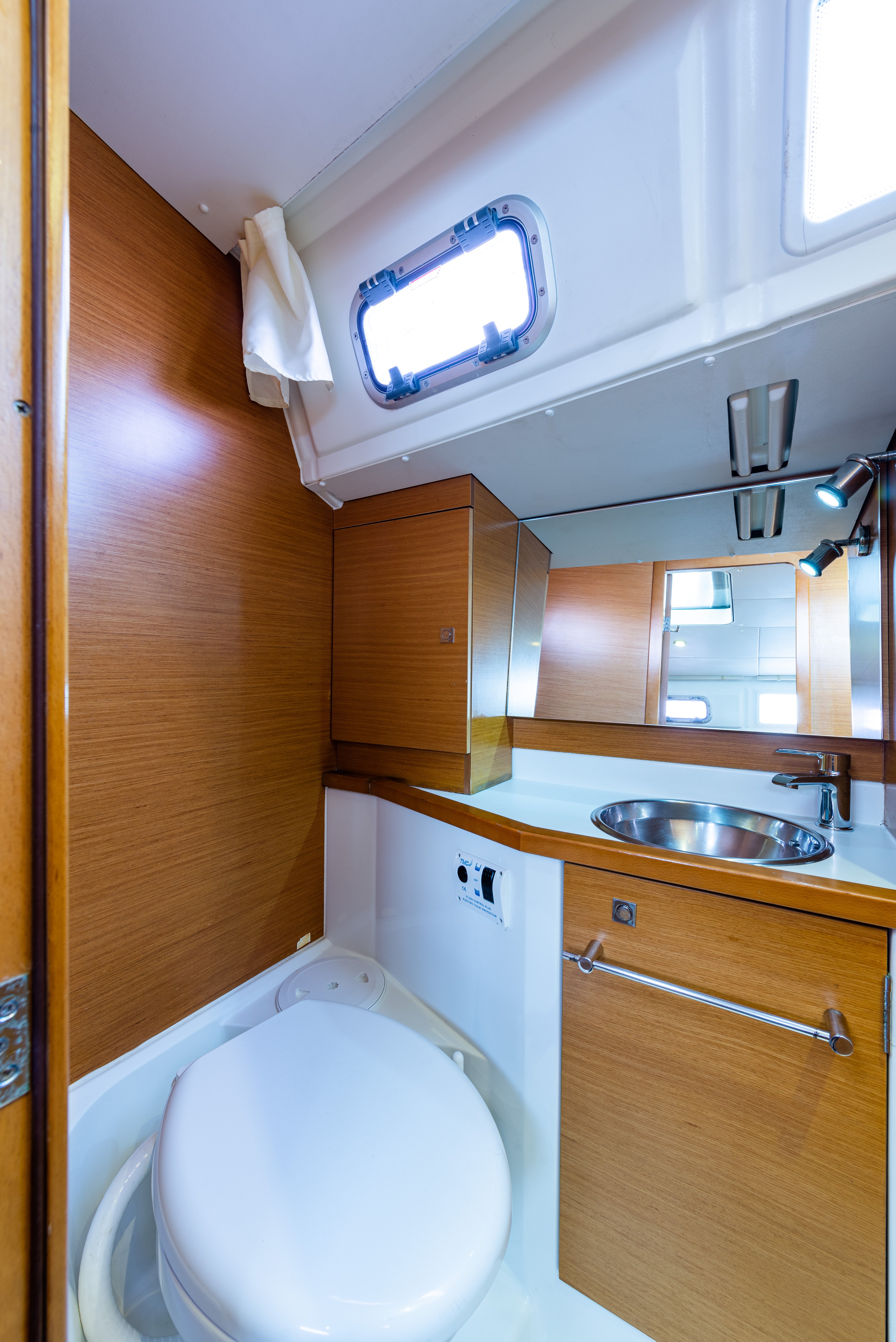 Amor Fati - Yelkenli içinde Lefkada