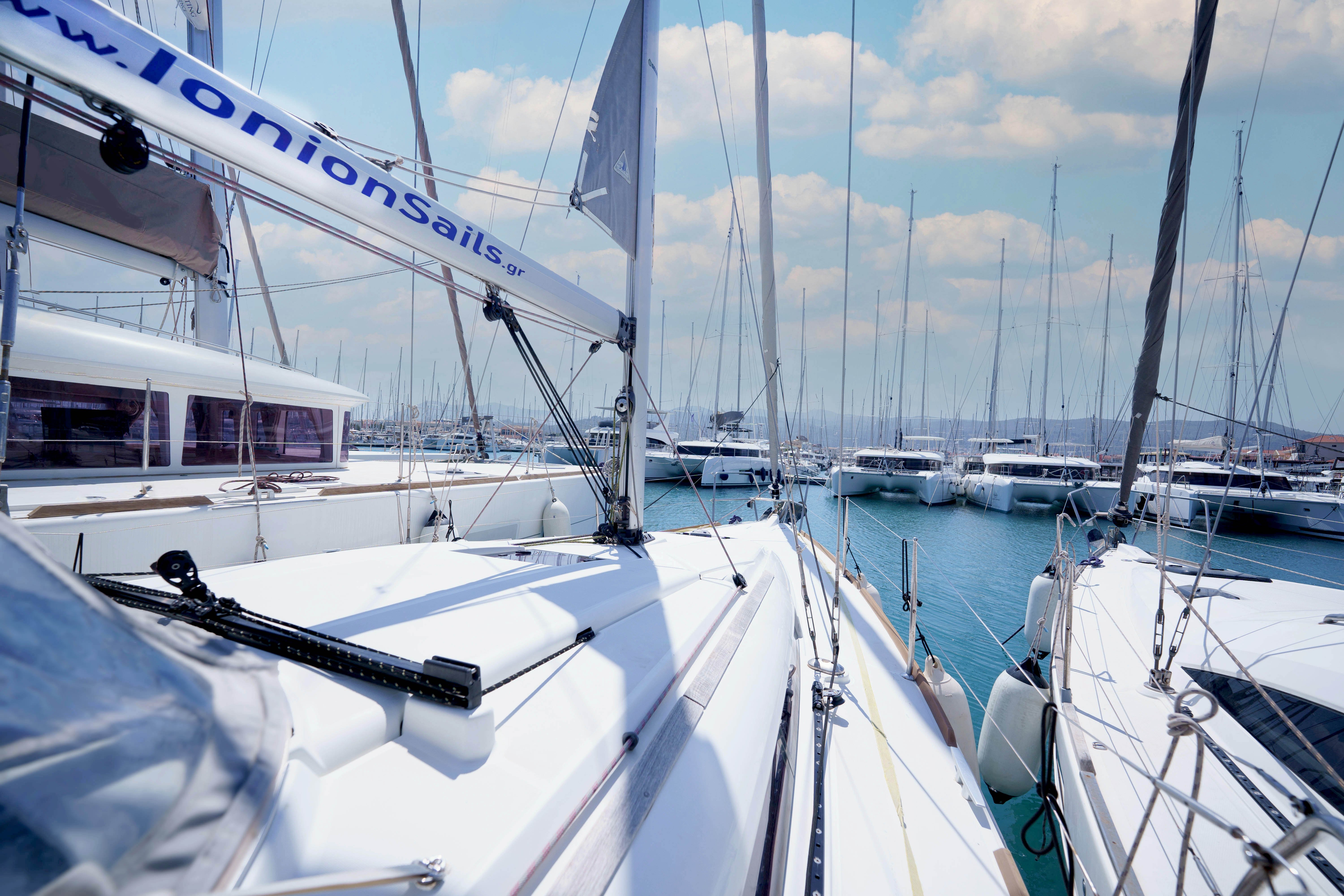 Amor Fati - Yelkenli içinde Lefkada