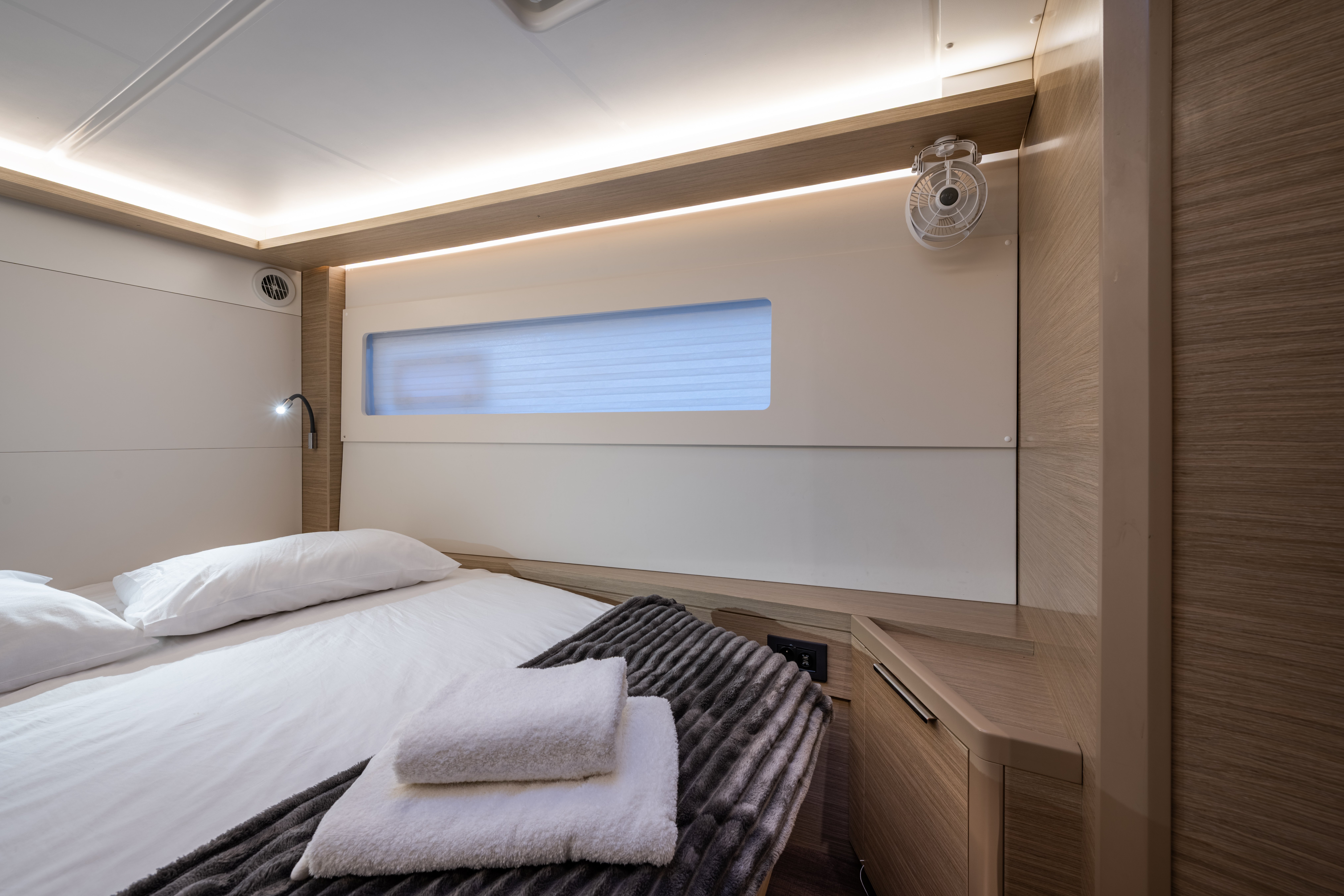 Hydra XV - Katamaran içinde Lefkada