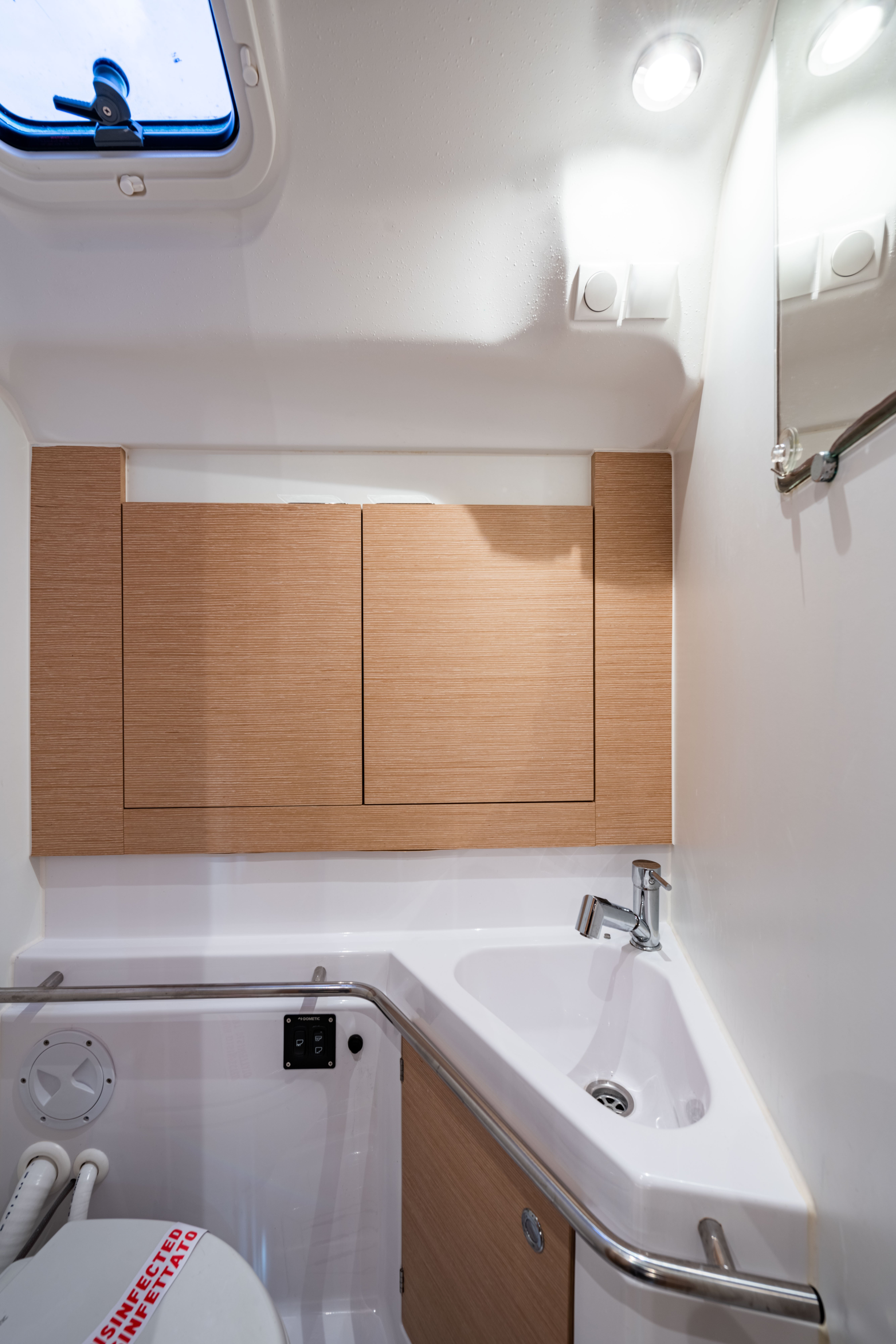 Helen - Yelkenli içinde Lefkada