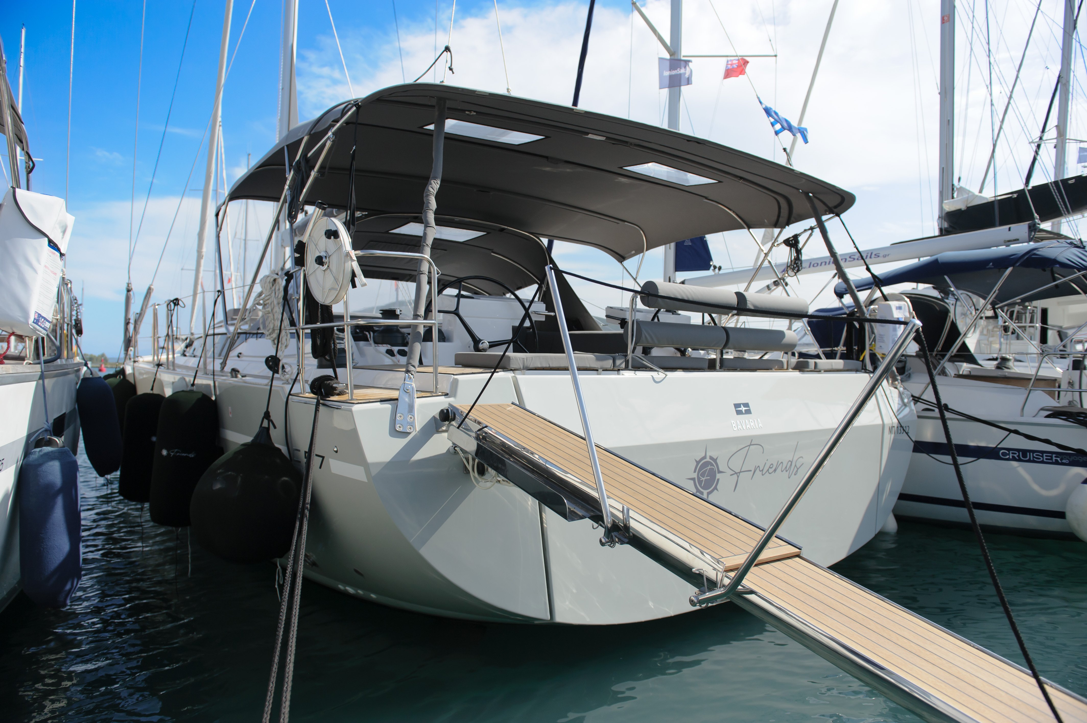 Friends - Yelkenli içinde Lefkada