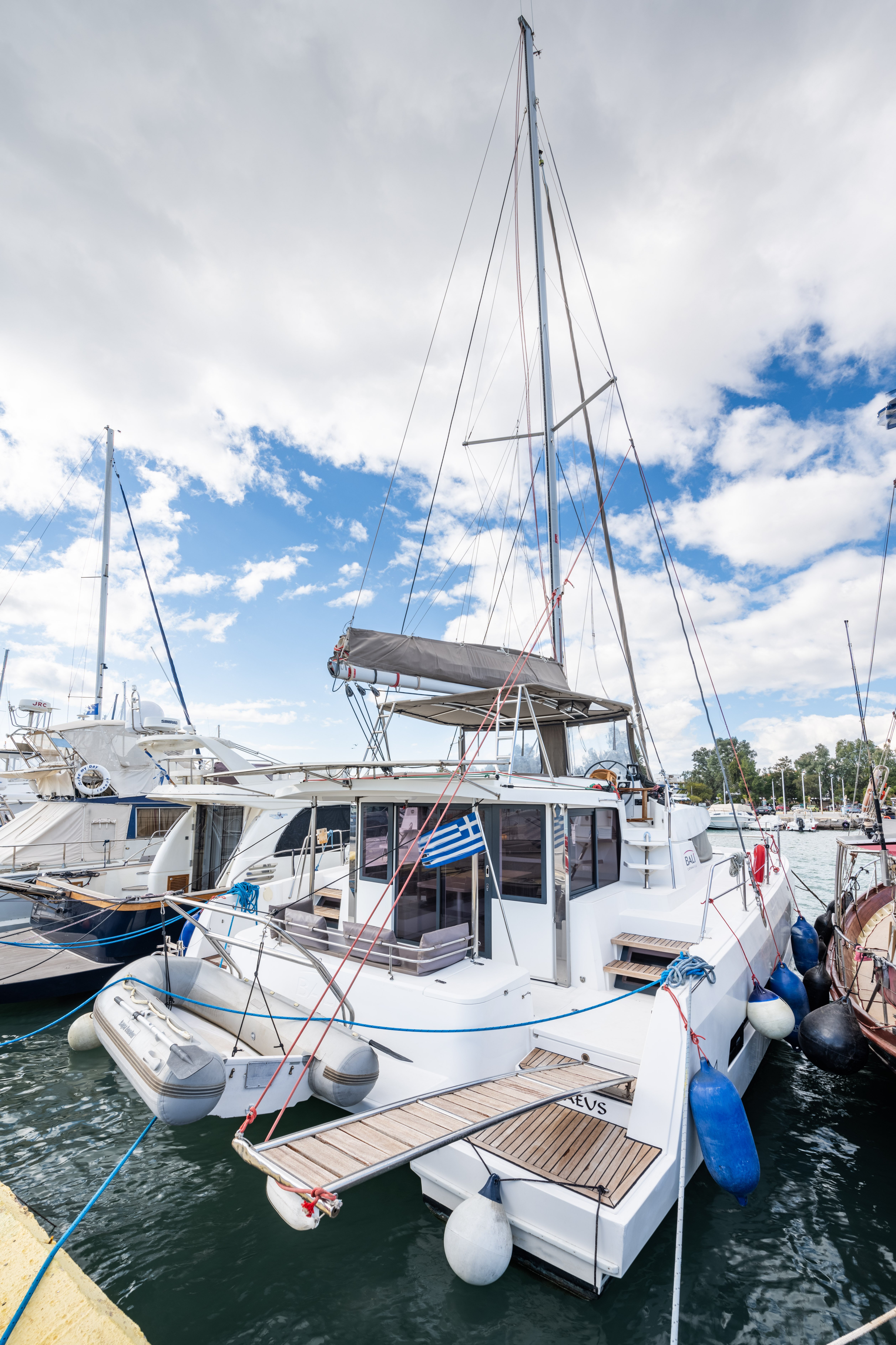 Theros - Katamaran içinde Lefkada