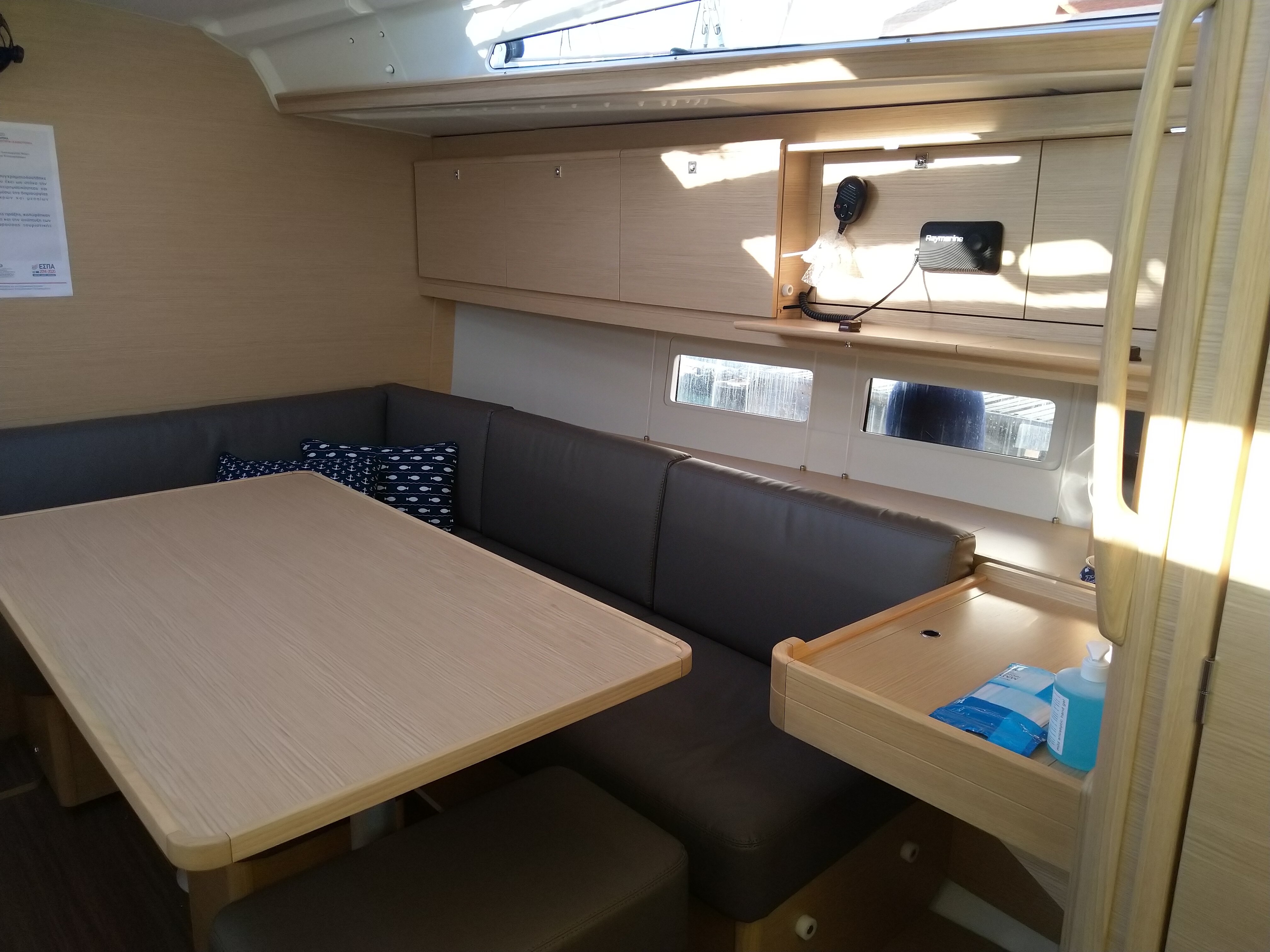 Blu - Yelkenli içinde Nea Peramos