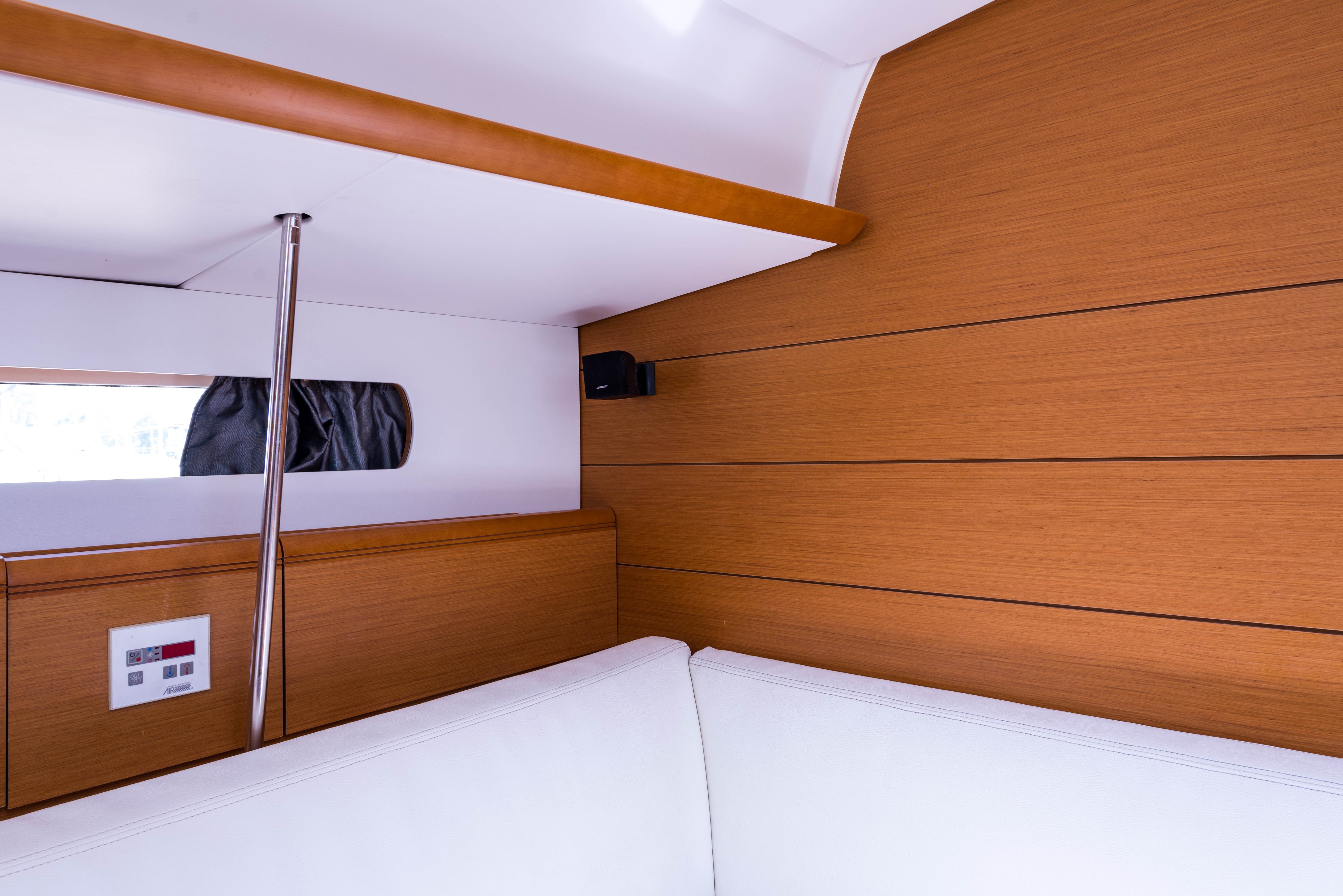 Vega - Yelkenli içinde Nea Peramos