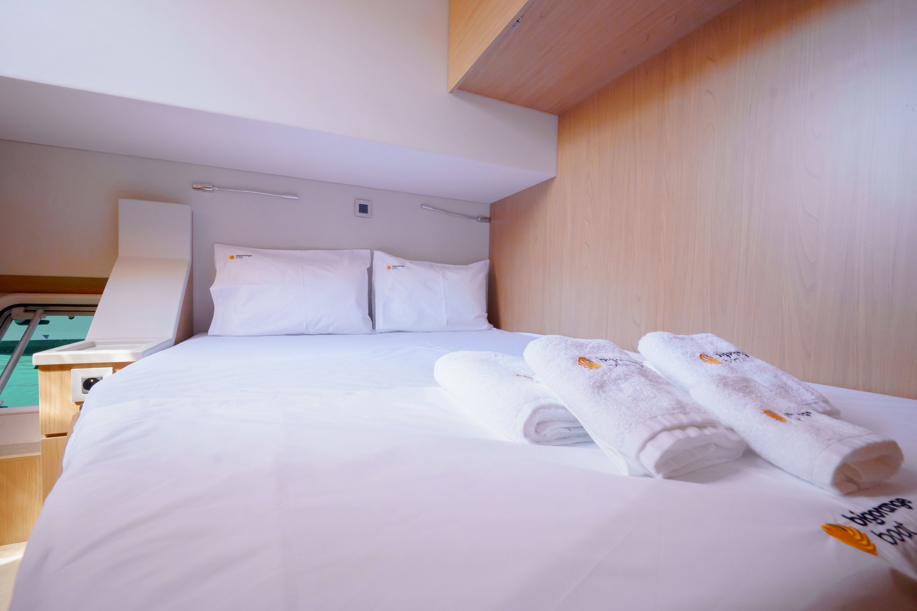 The Big Orange Boat - Katamaran içinde Lefkada