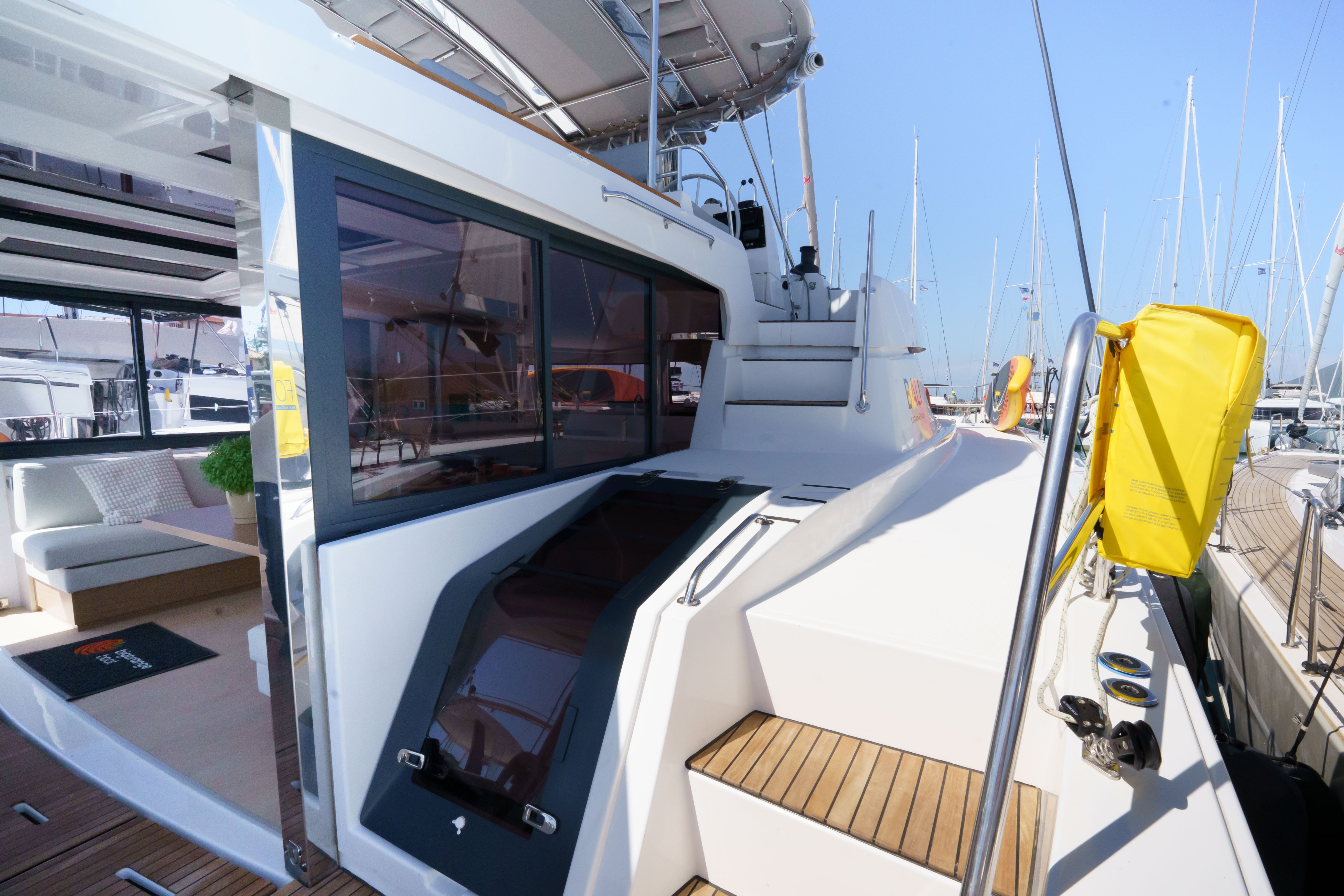 The Big Orange Boat - Katamaran içinde Lefkada