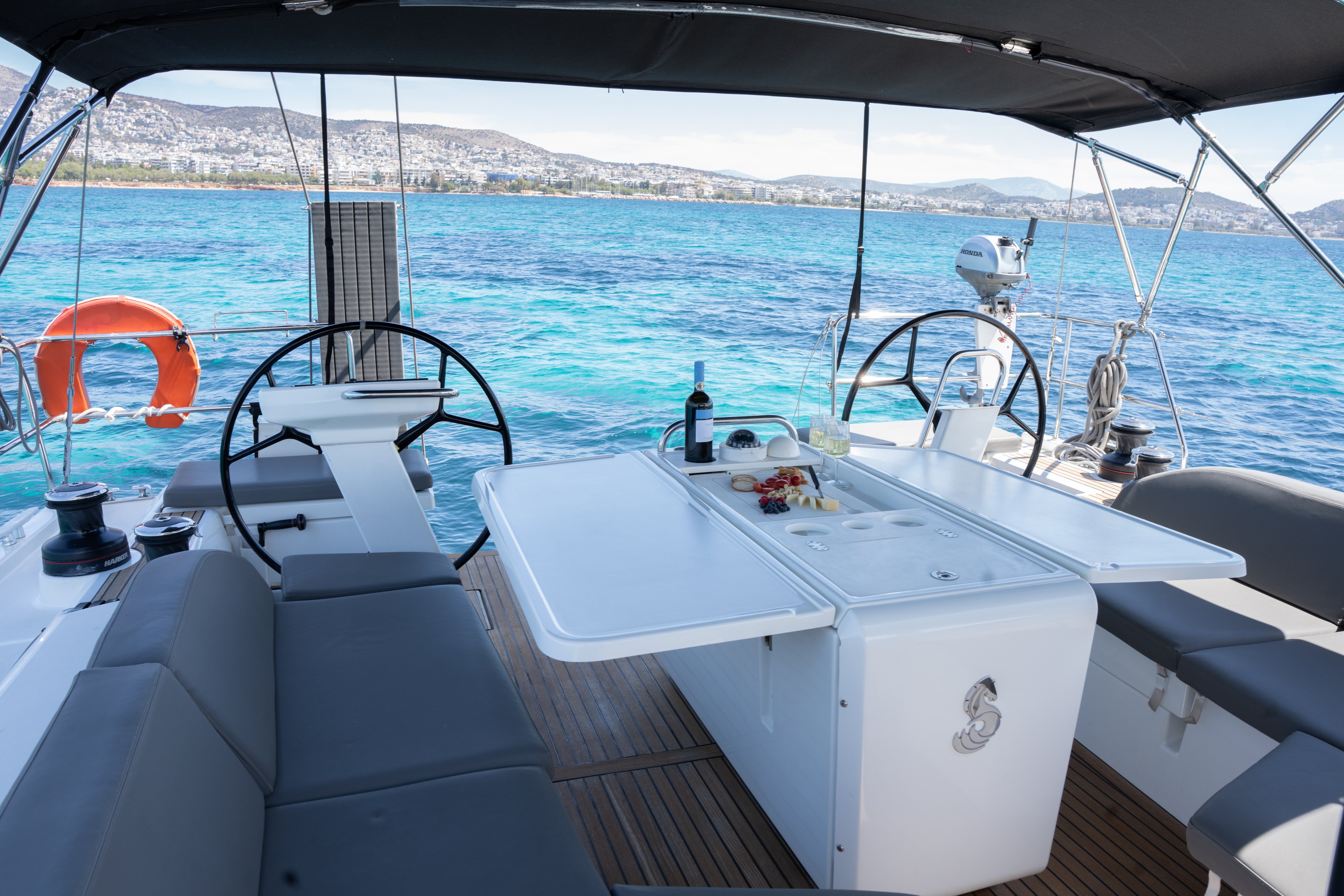 One Piece - Sailboat in Alimos