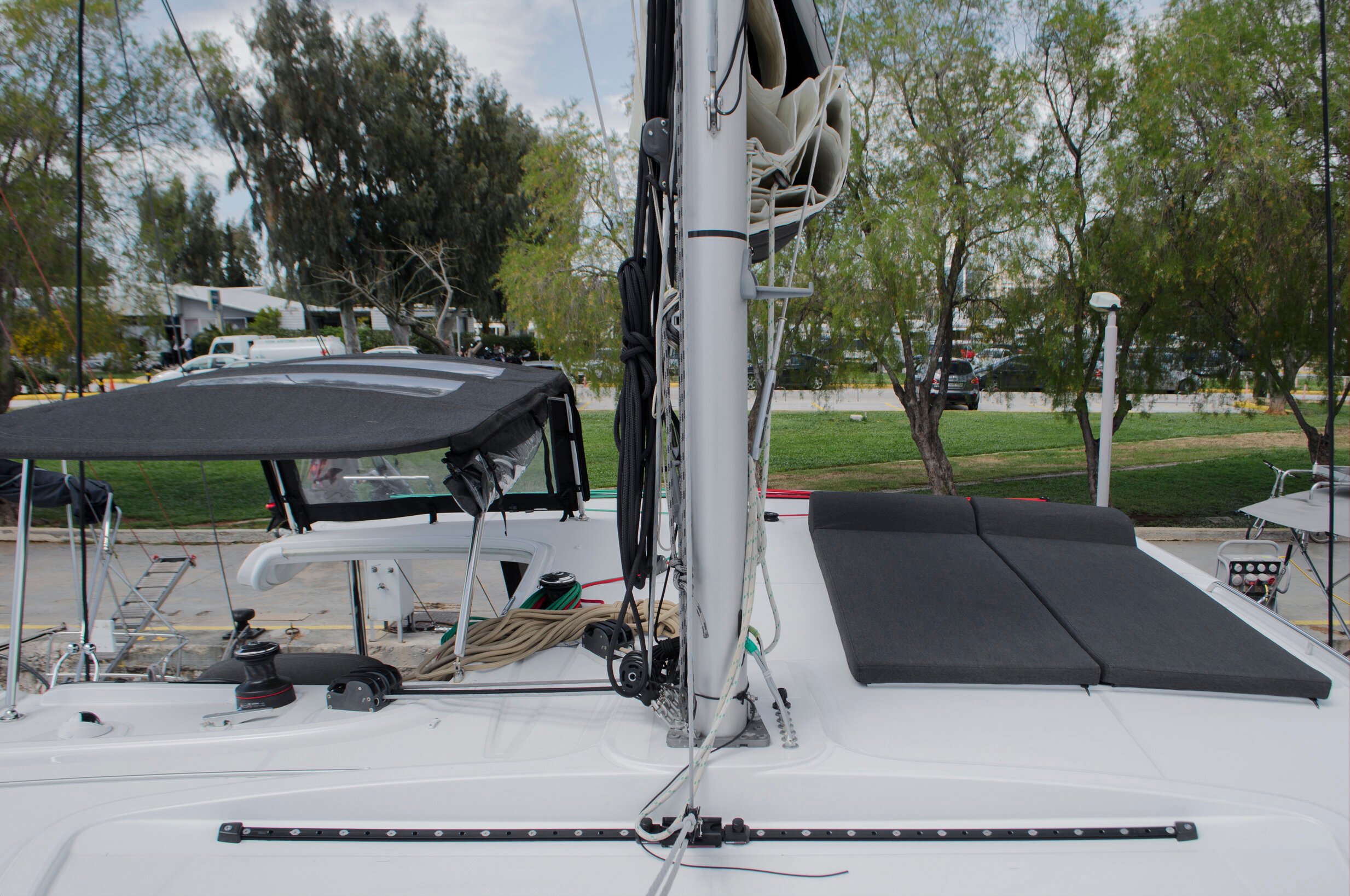 Venus - Katamaran içinde Alimos