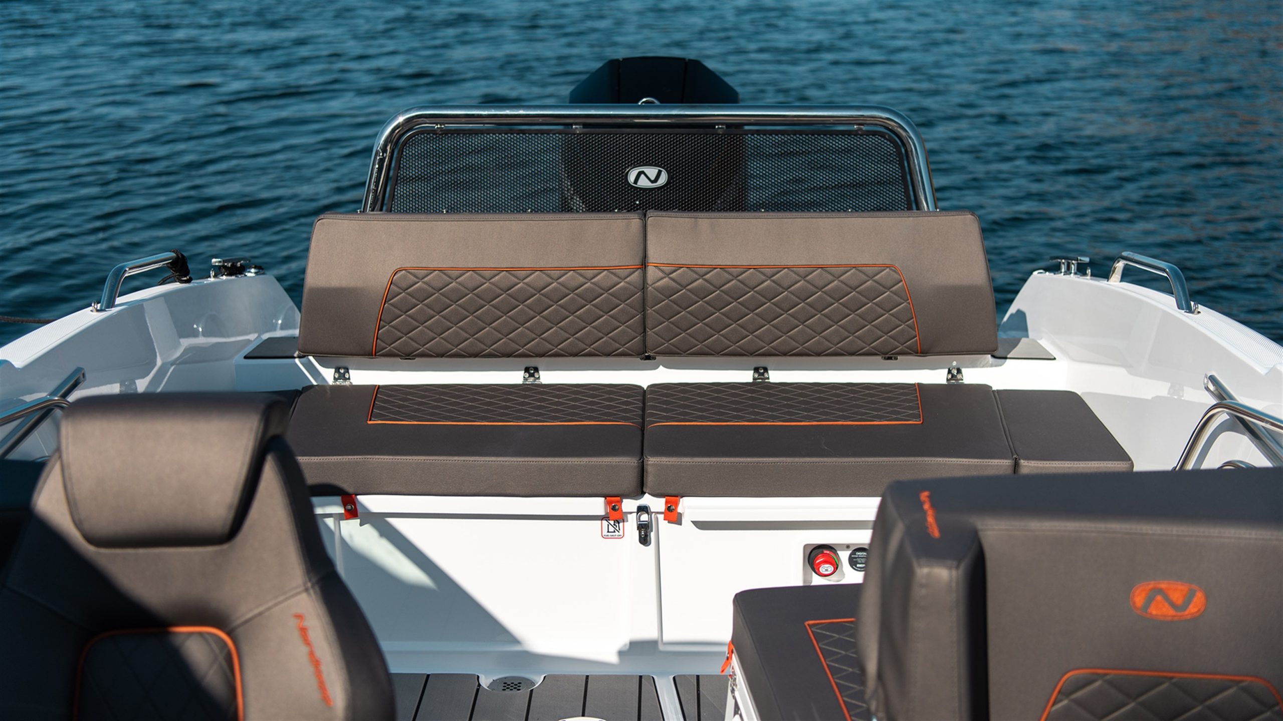 Iris - Motor Yacht in Paros