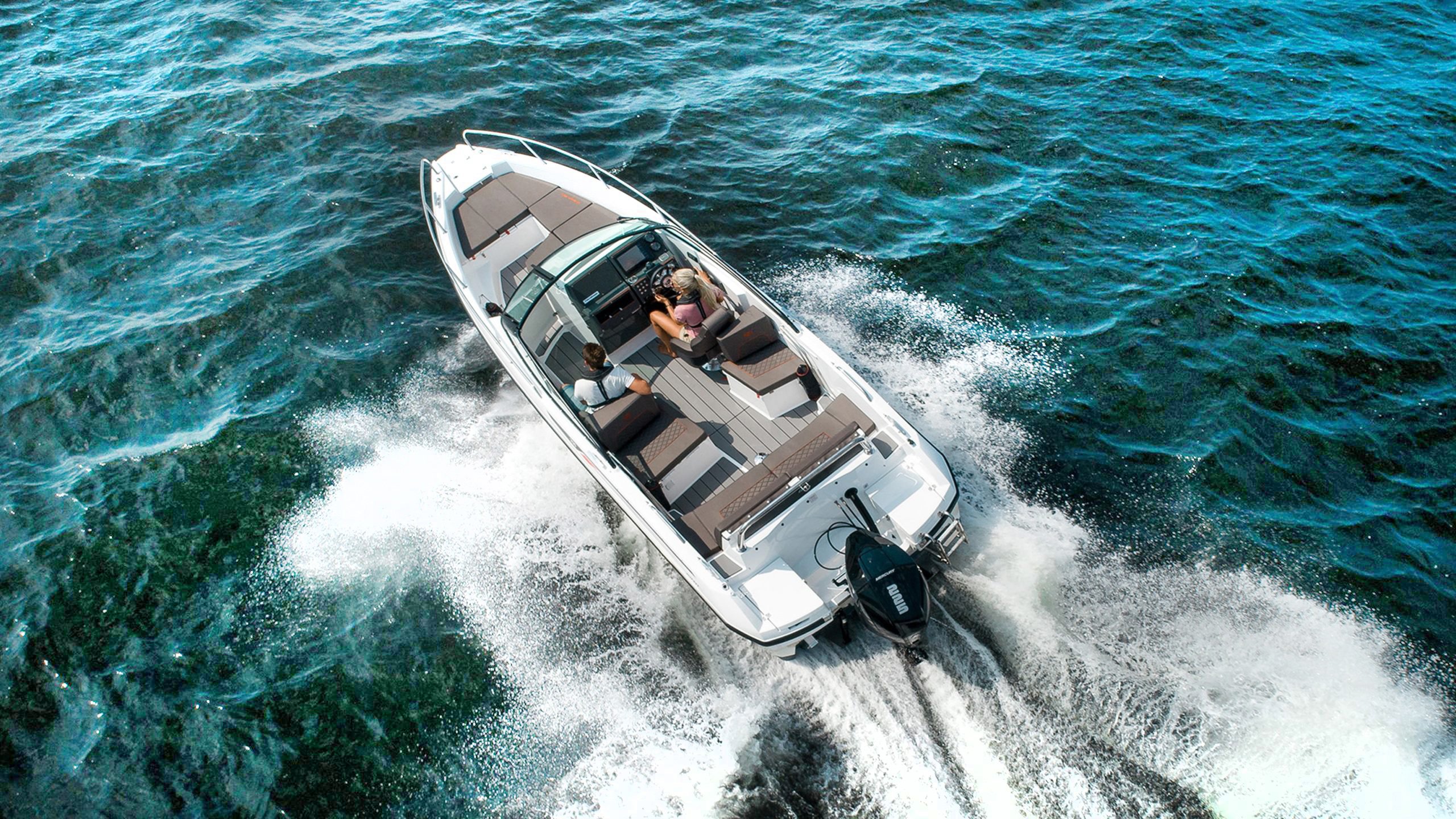 Iris - Motor Yacht in Paros