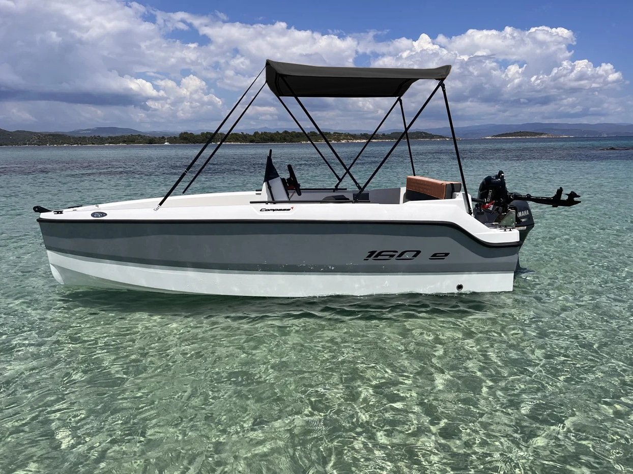 Alia - Motor Yacht in Paros