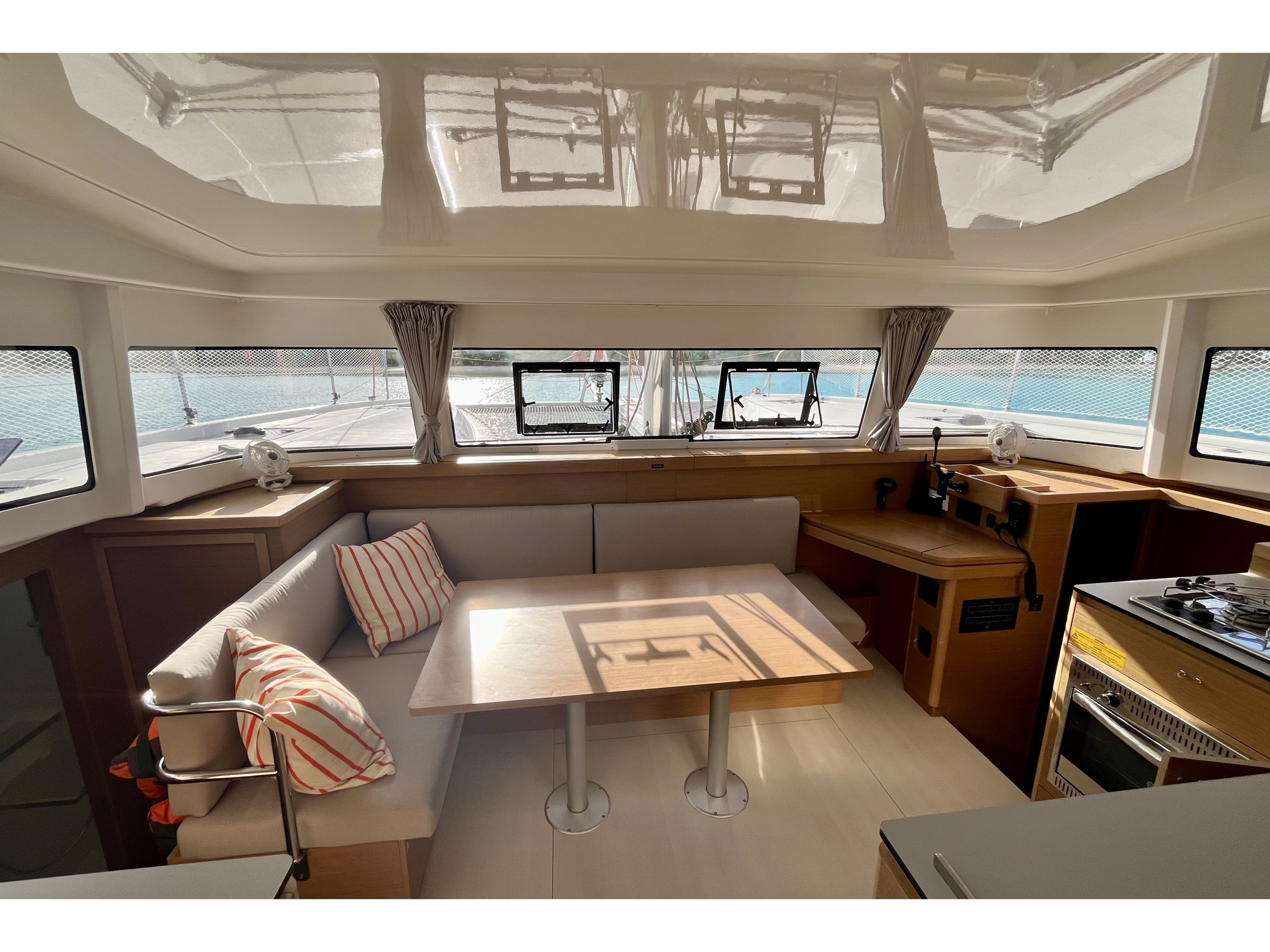 Albatross - Catamaran in Papeete