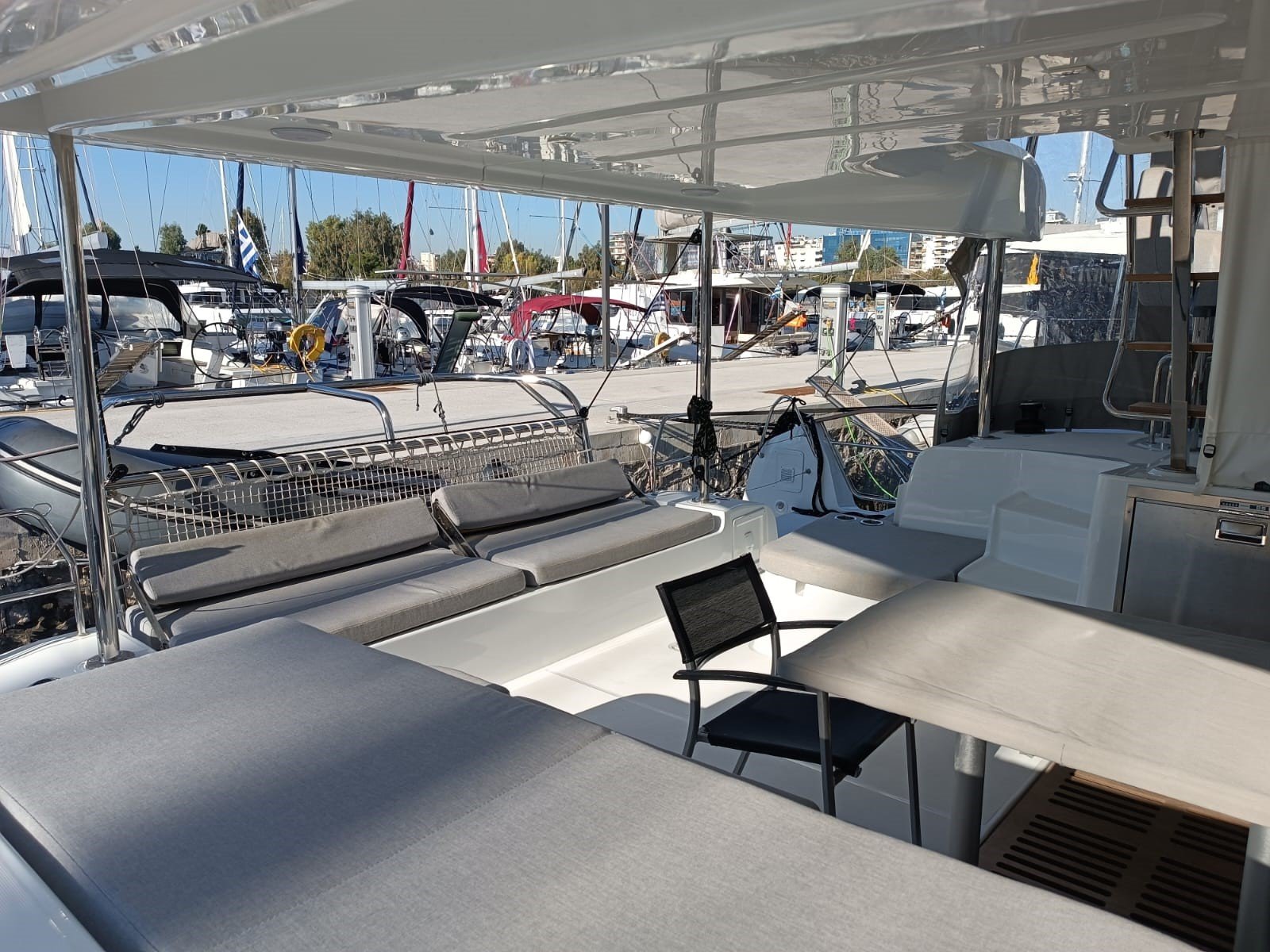 HASHTAG - Catamaran in Alimos