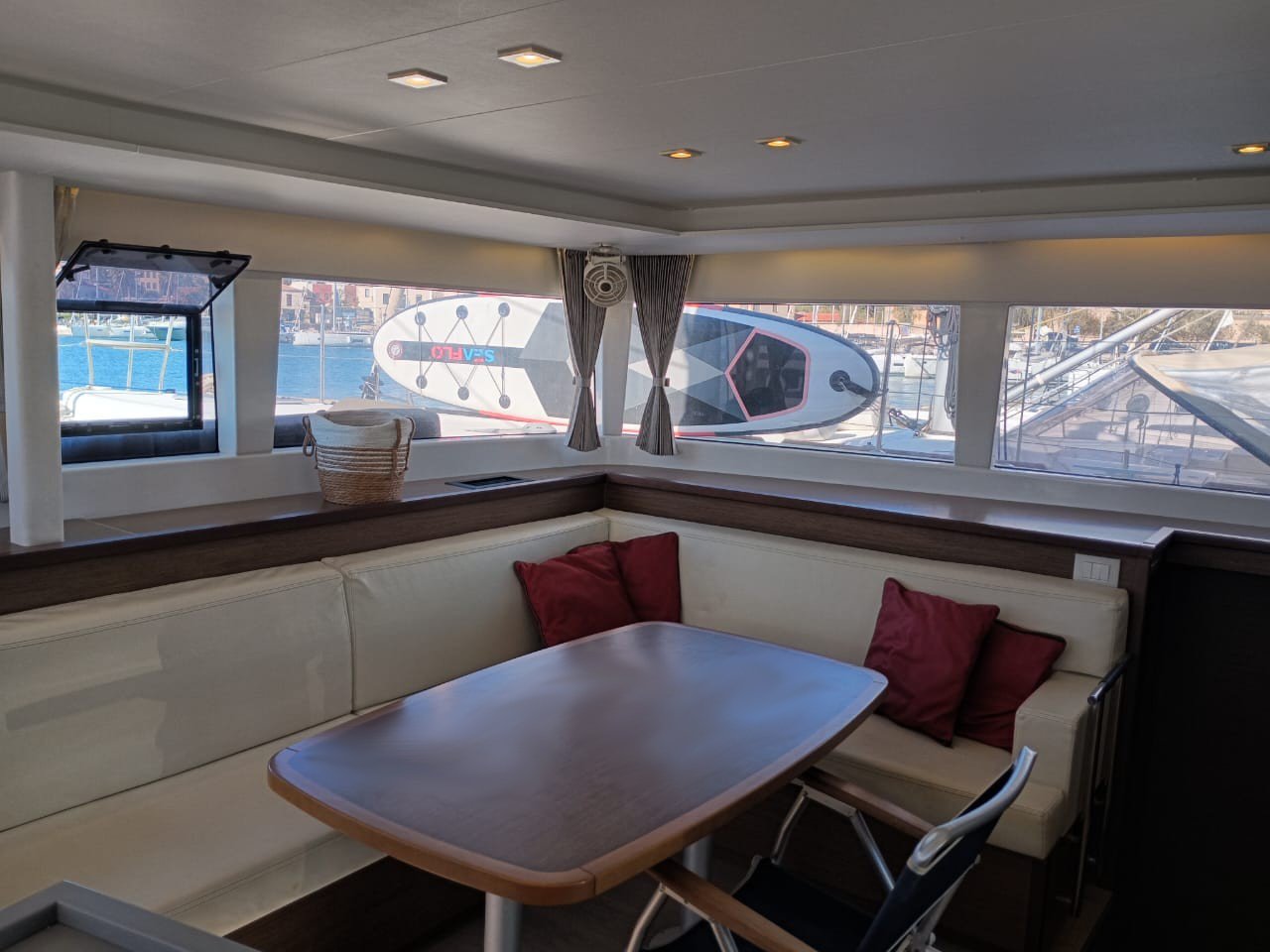 FO'S - Catamaran in Tourlos