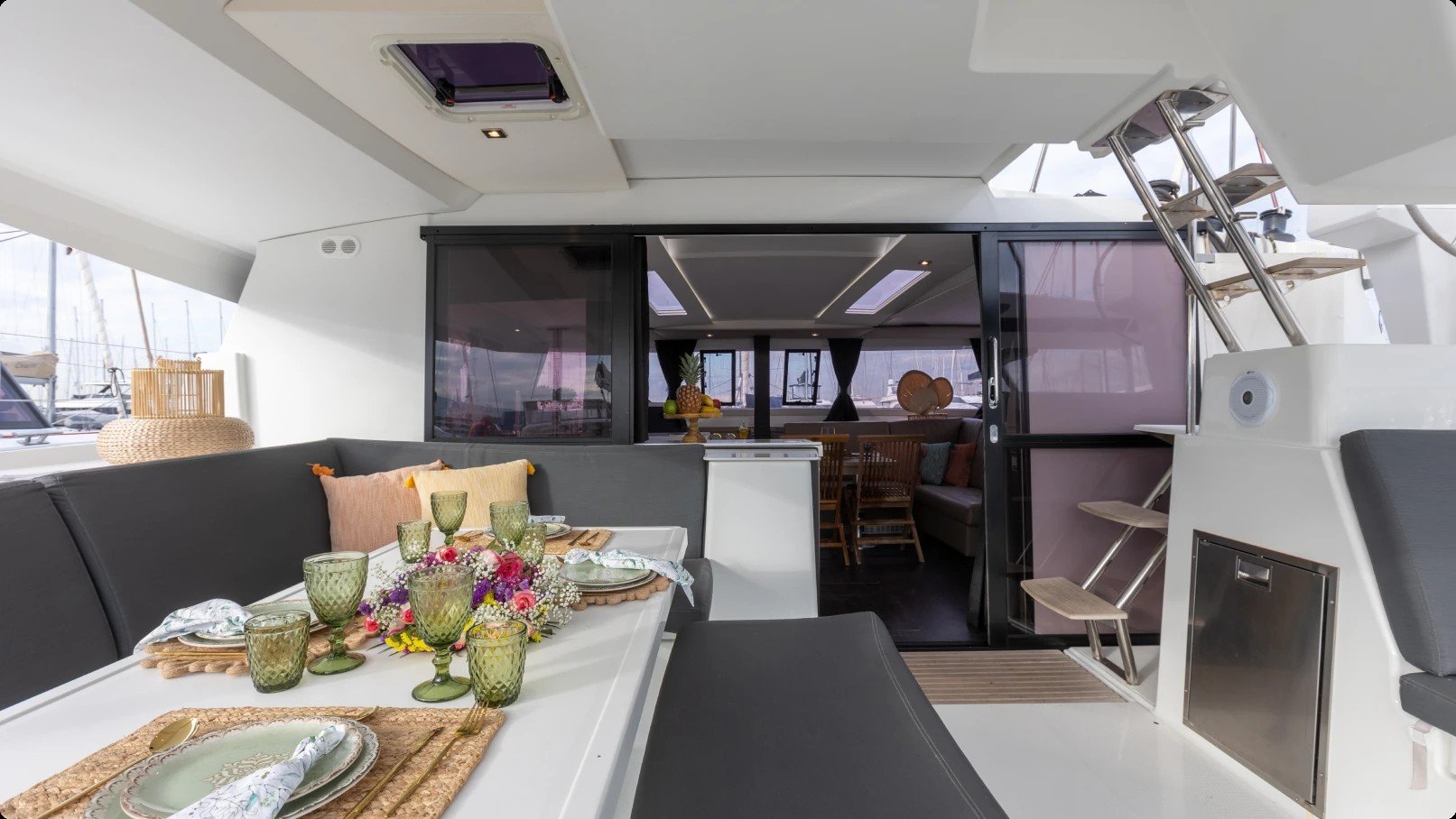 NEFELI - Catamaran in Alimos