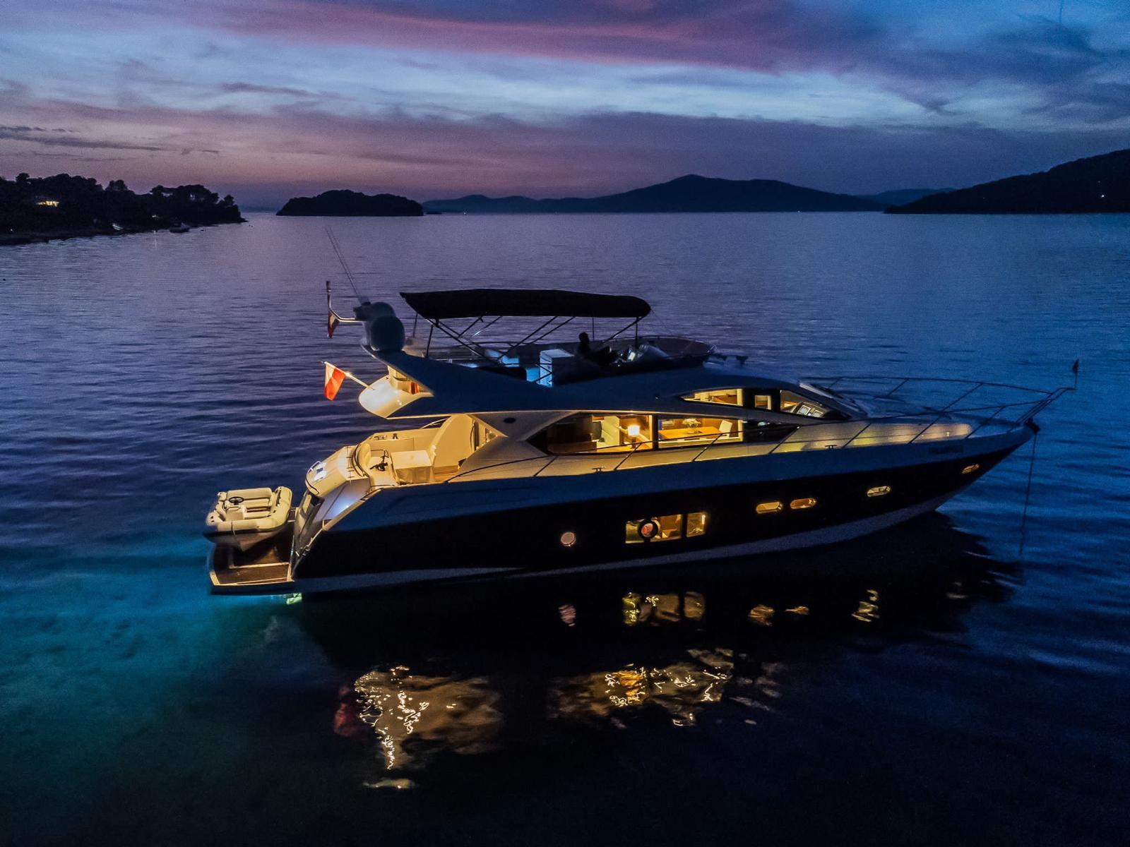 2 Drunk - Motor Yacht in Seget Donji