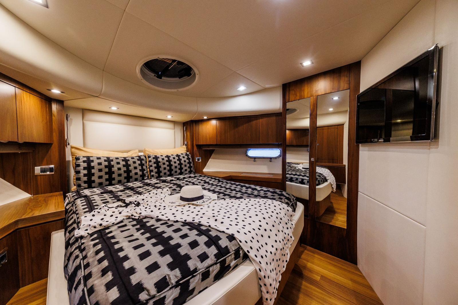 2 Drunk - Motor Yacht in Seget Donji