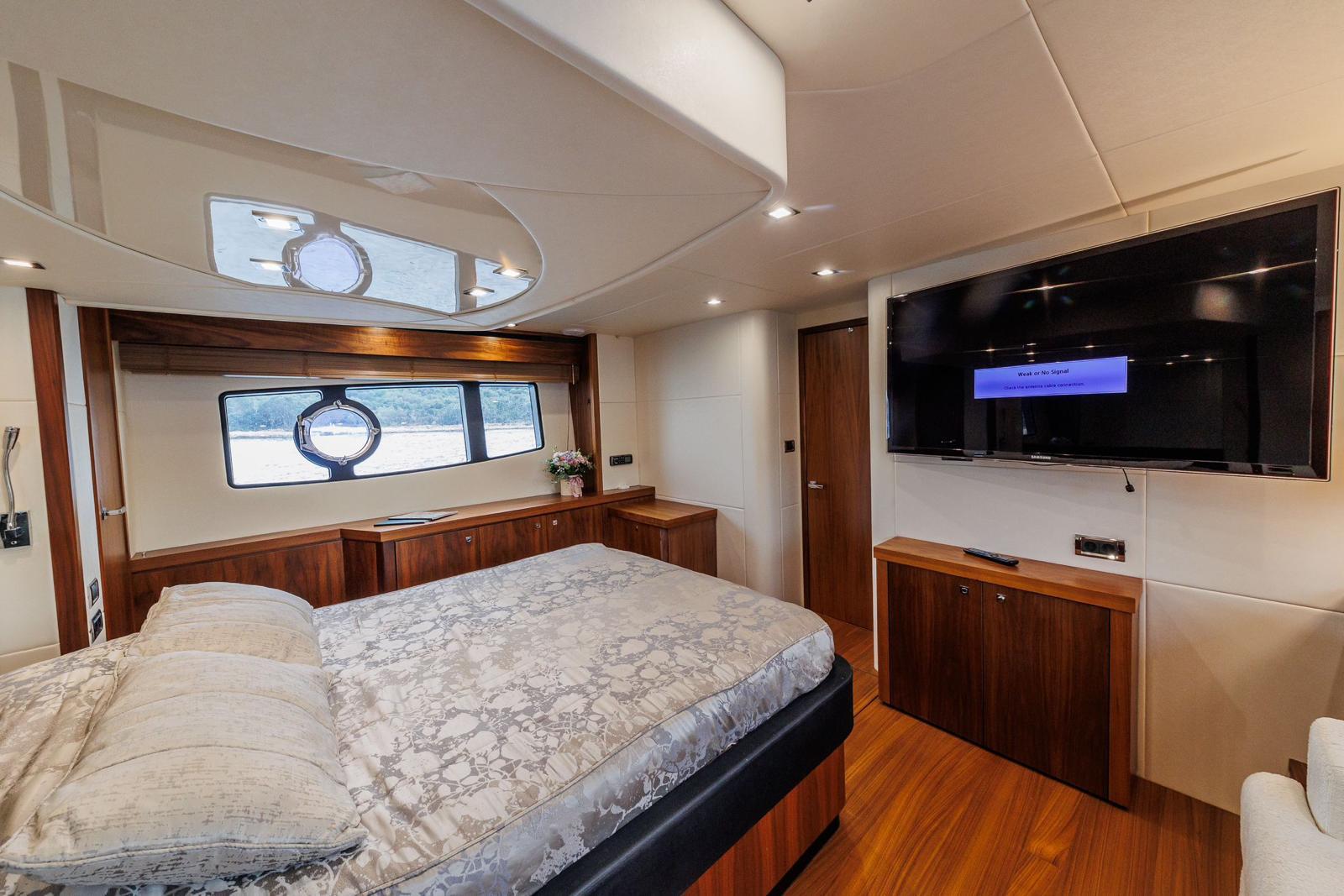 2 Drunk - Motor Yacht in Seget Donji