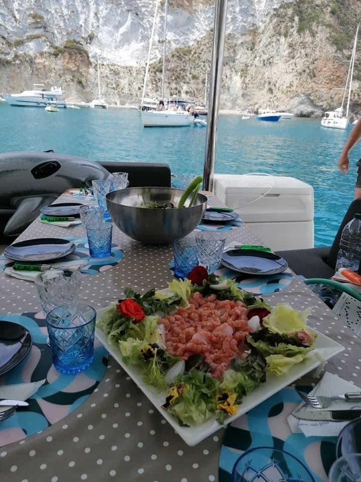 Colibrì Platinum Service - Catamaran in Castellammare di Stabia