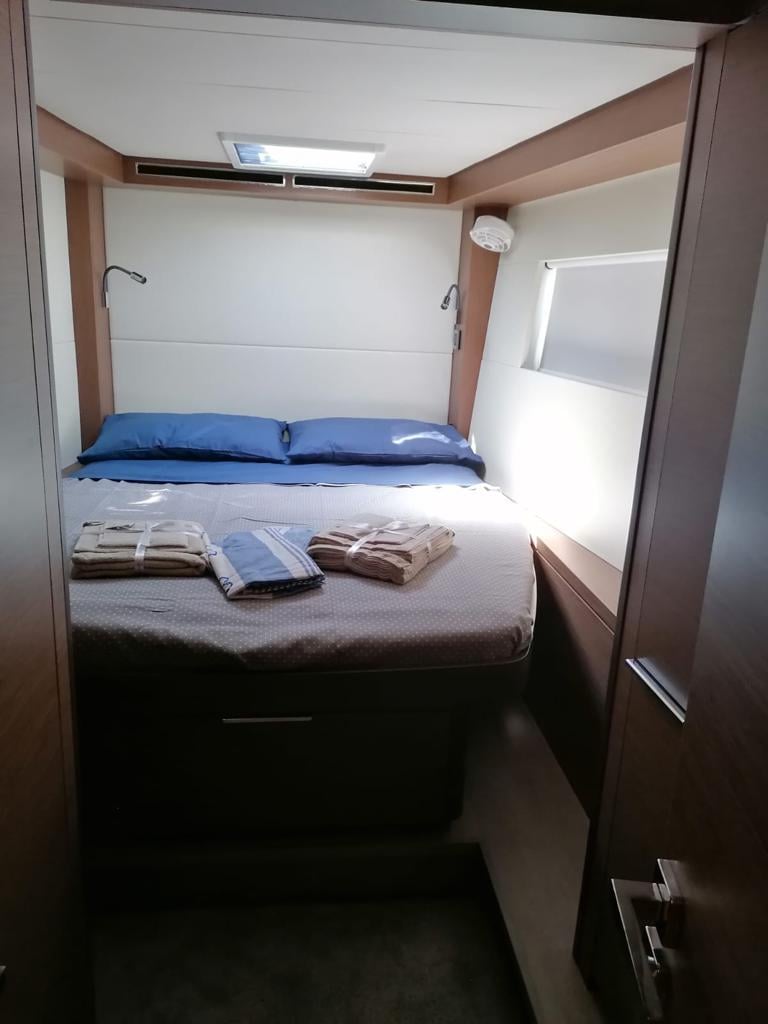 Colibrì Platinum Service - Catamaran in Castellammare di Stabia