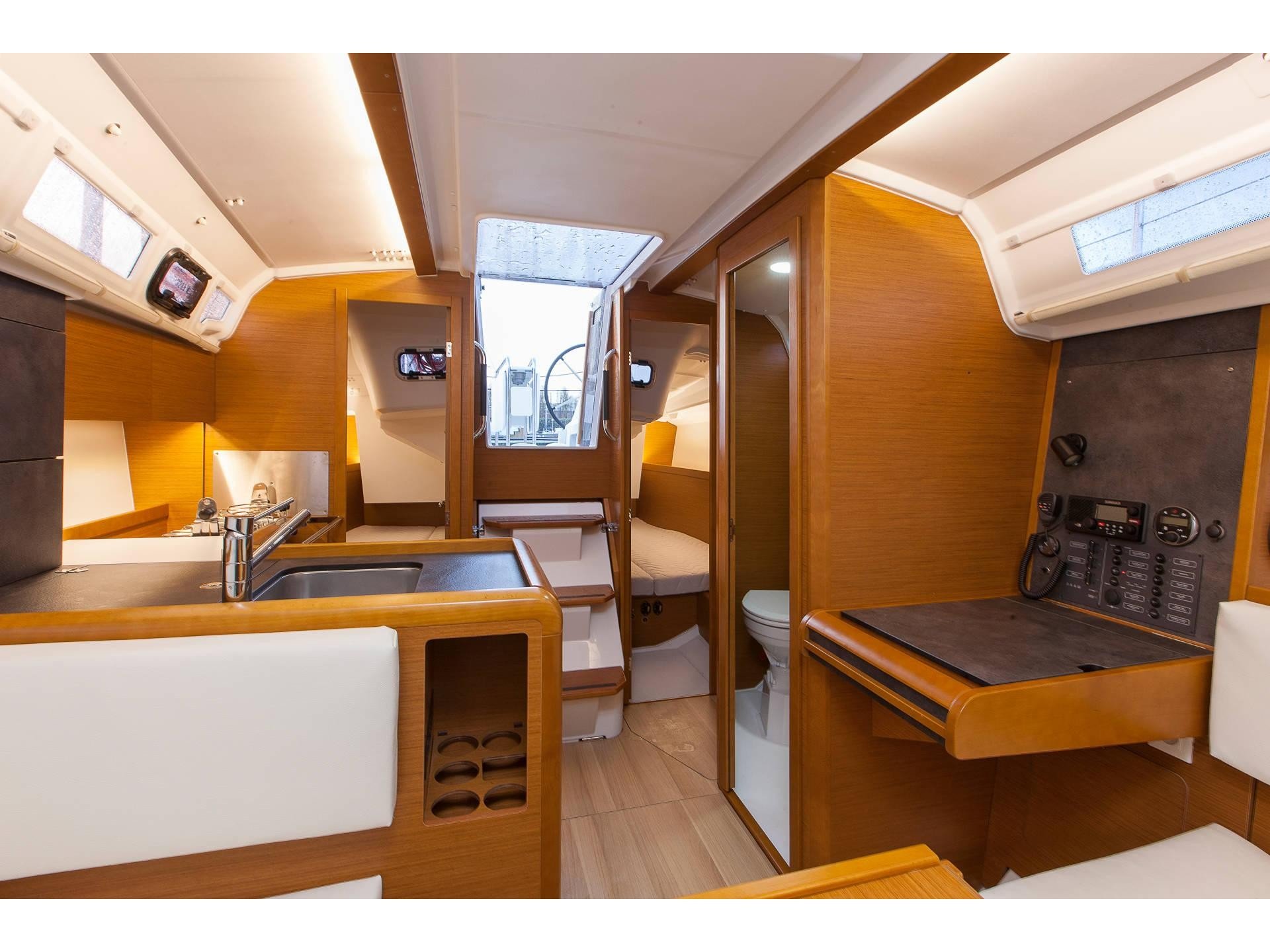 Mon Amour - Sailboat in Tonnarella