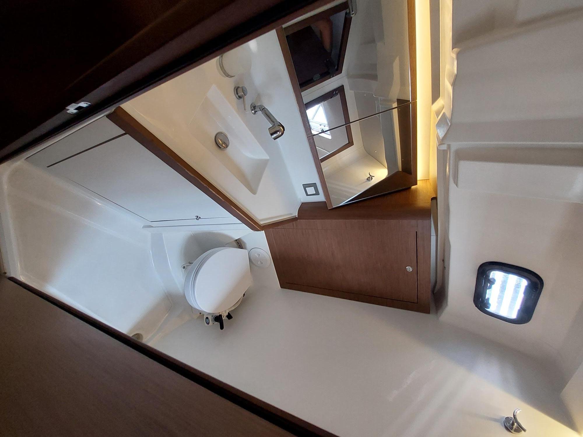 Kalmi - Yelkenli içinde Lavrio