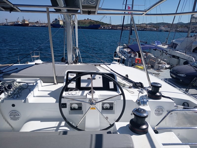 Golden Dream - Katamaran içinde Lavrio