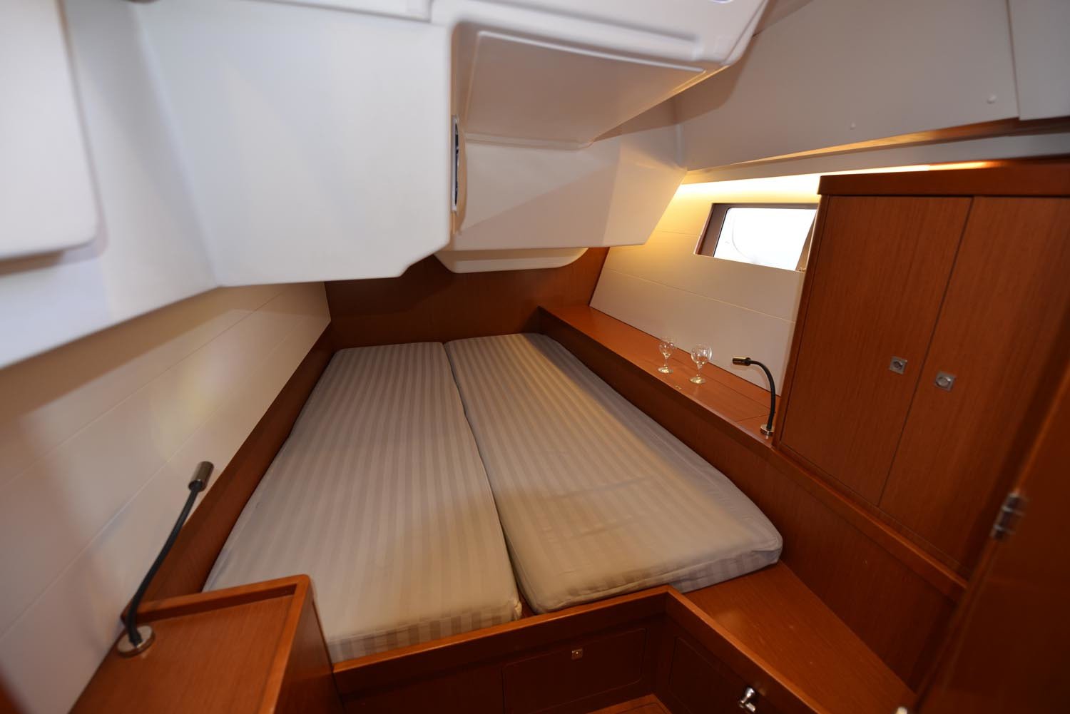 Pherousa - Yelkenli içinde Lavrio