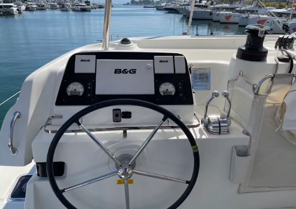 Neptune - Catamaran in Lavrio
