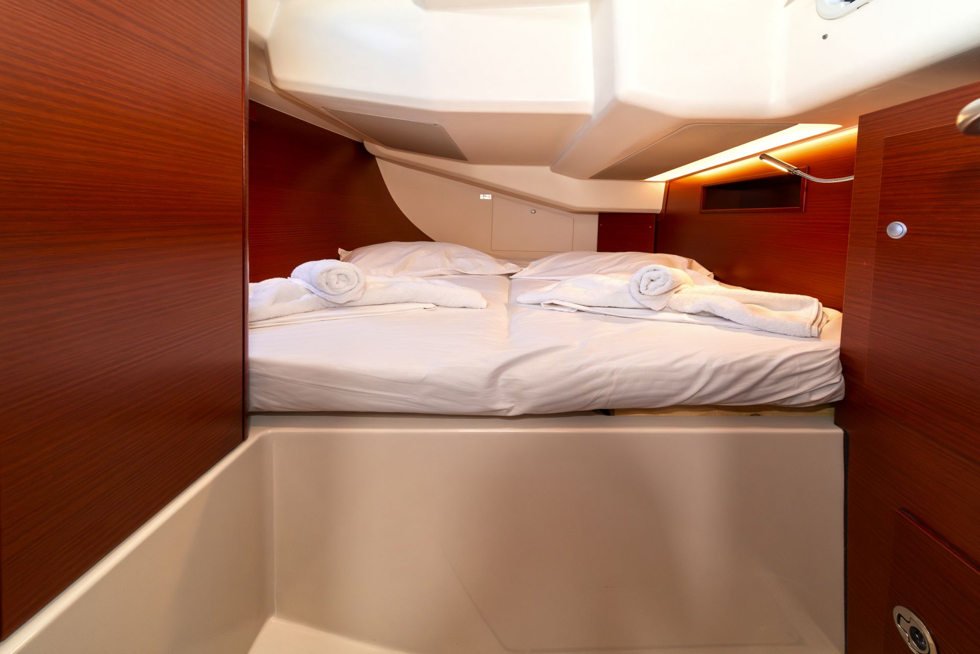 Kiveli - Sailboat in Lavrio