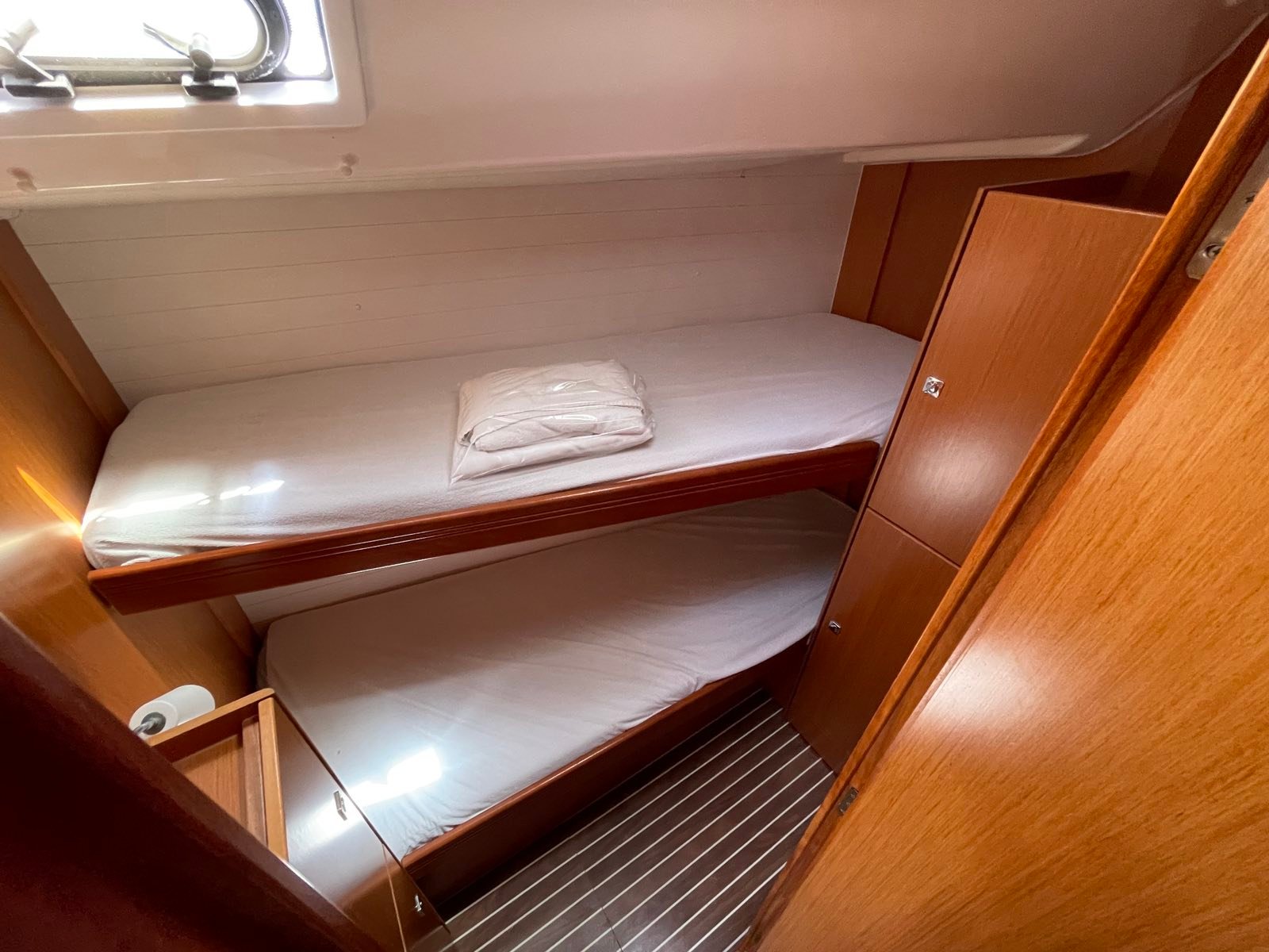 Anemone - Sailboat in Lavrio