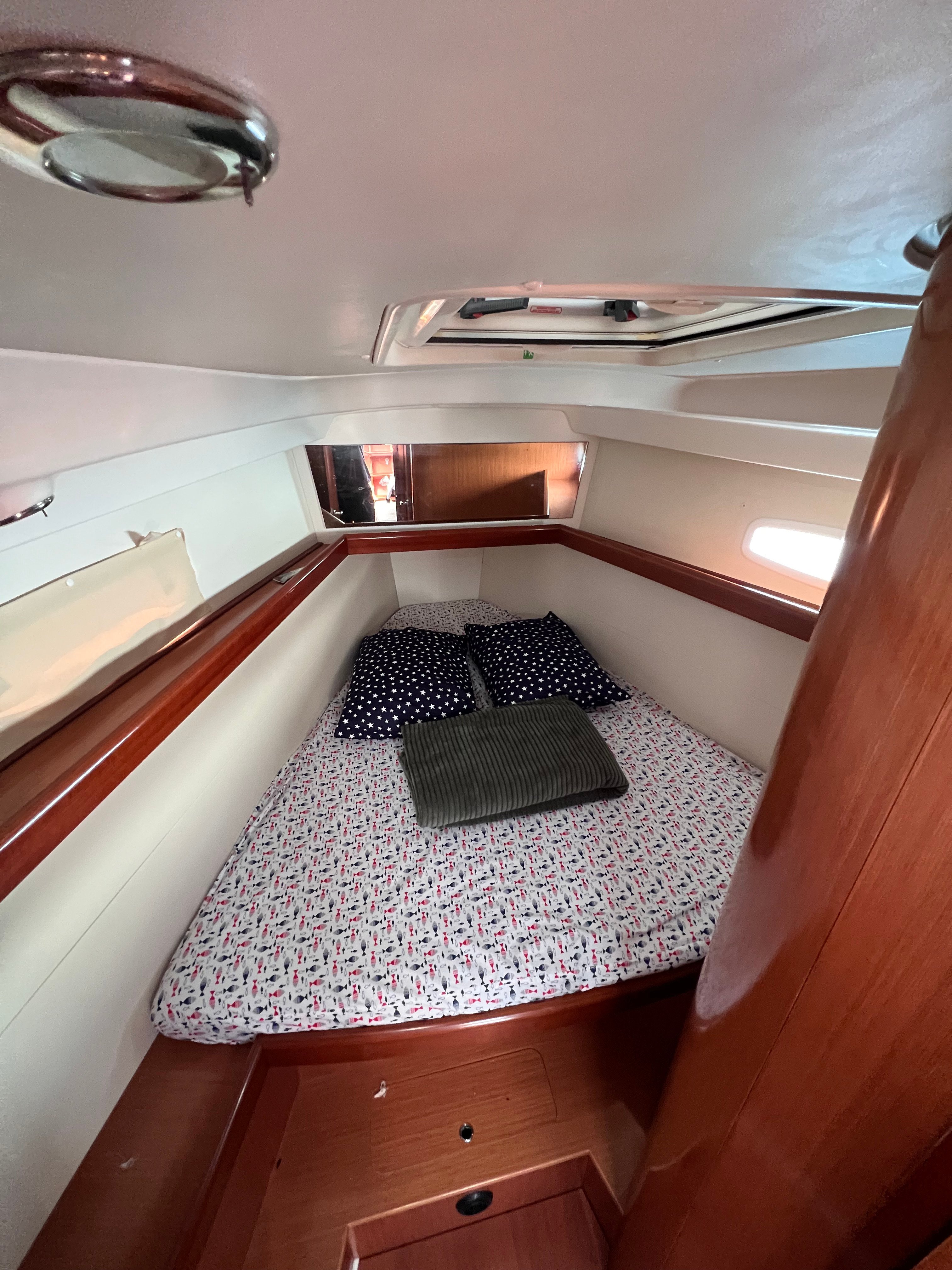 Oceanis 40 - Sailboat in Adaköy