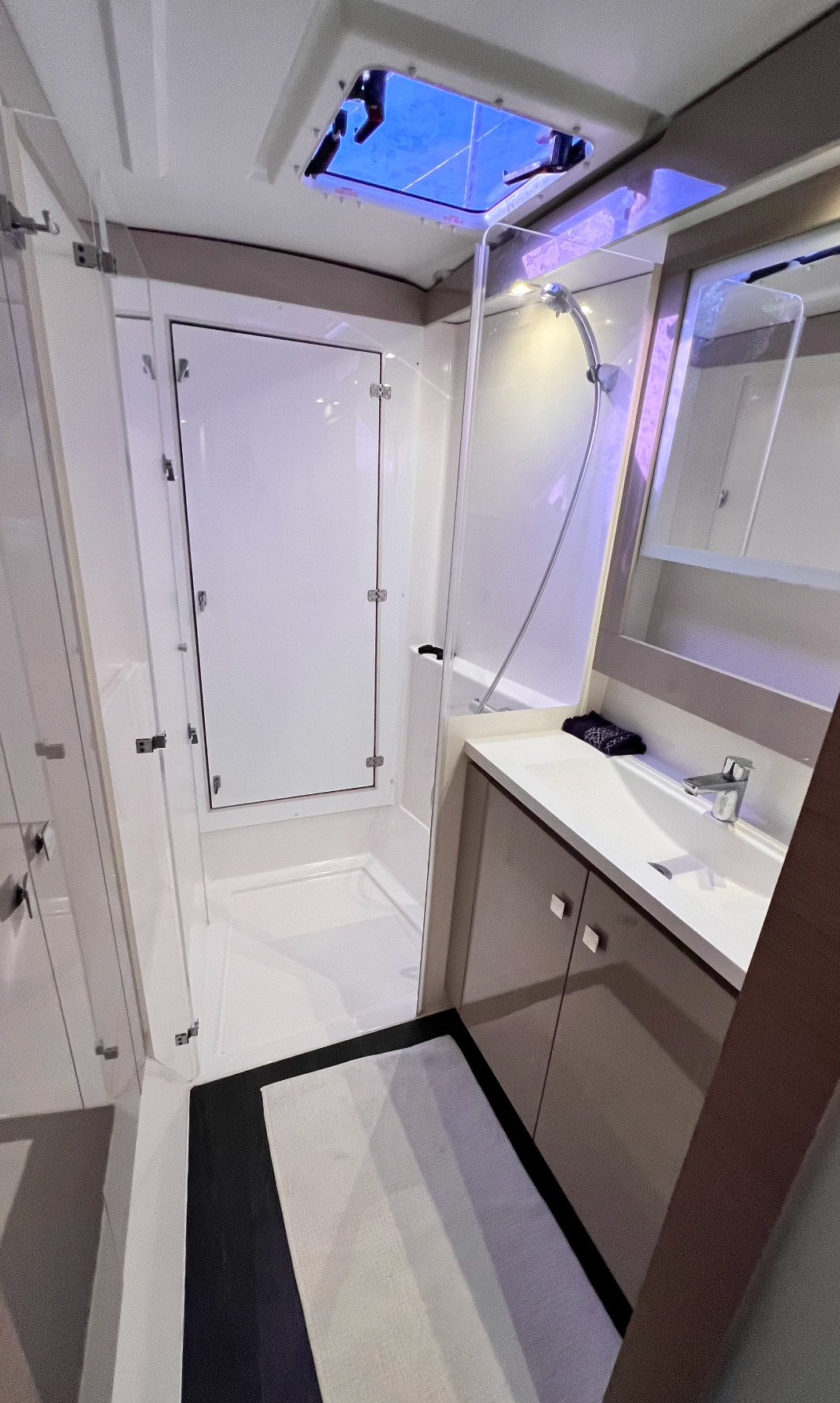 Lucia 40 - Katamaran içinde Turgut