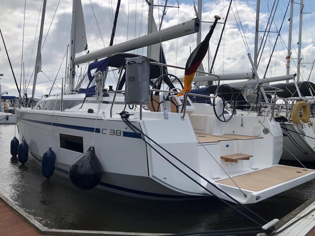 Bavaria C38 - Sailboat in Lemmer