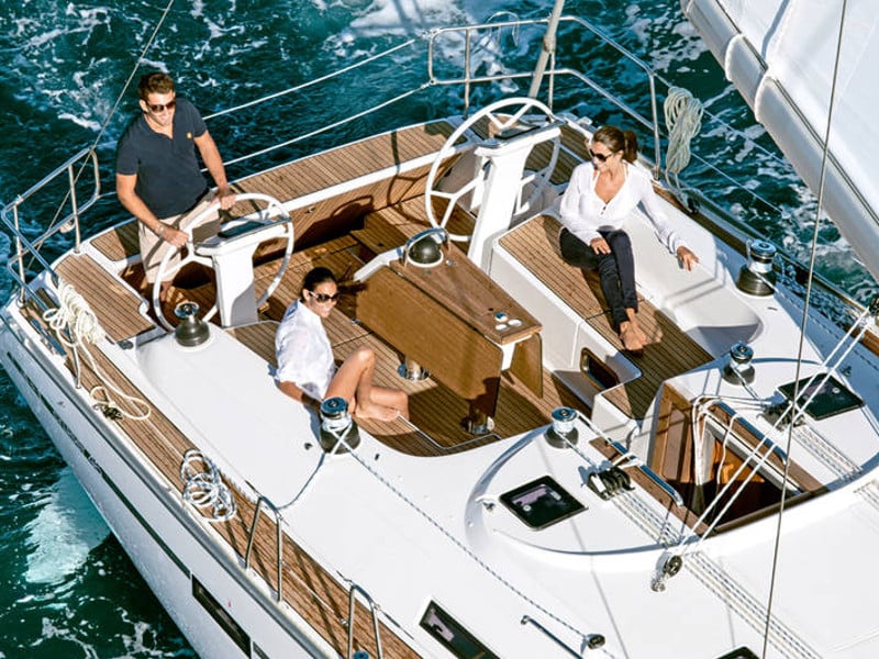 Bavaria Cruiser 46 - Sailboat in Lemmer