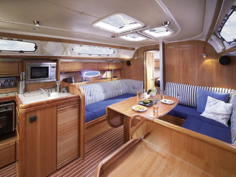 Bavaria 38 Cruiser - Sailboat in Lemmer