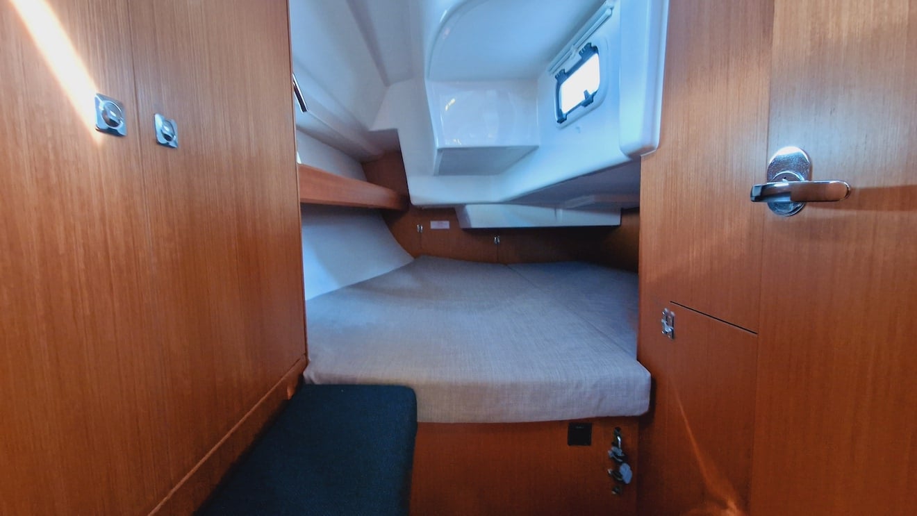 Bavaria Cruiser 34 - Sailboat in Lemmer