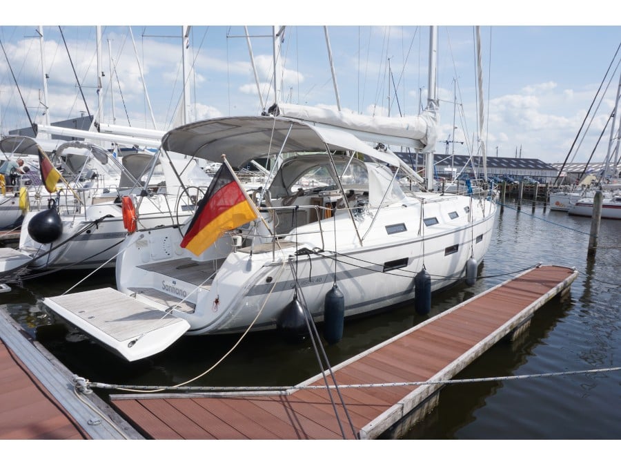 Bavaria Cruiser 40 - Sailboat in Lemmer