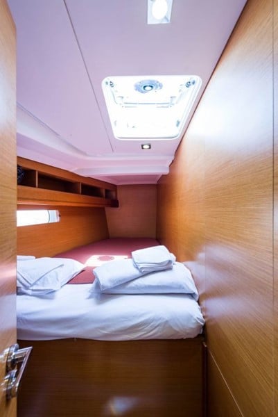 Sun Odyssey 469 - Sailboat in Alimos