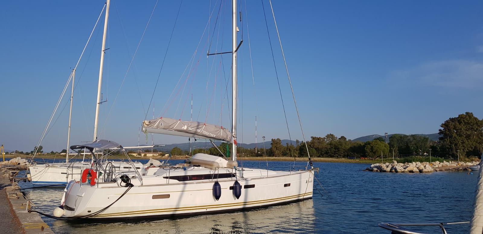 Sun Odyssey 469 - Sailboat in Alimos