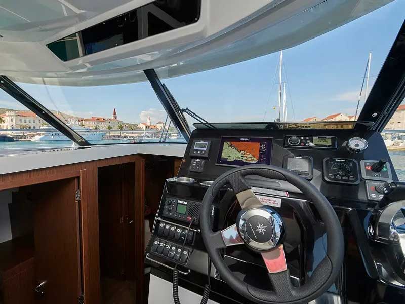 Merry Fisher 1095 FLY - Motor Yacht in Trogir