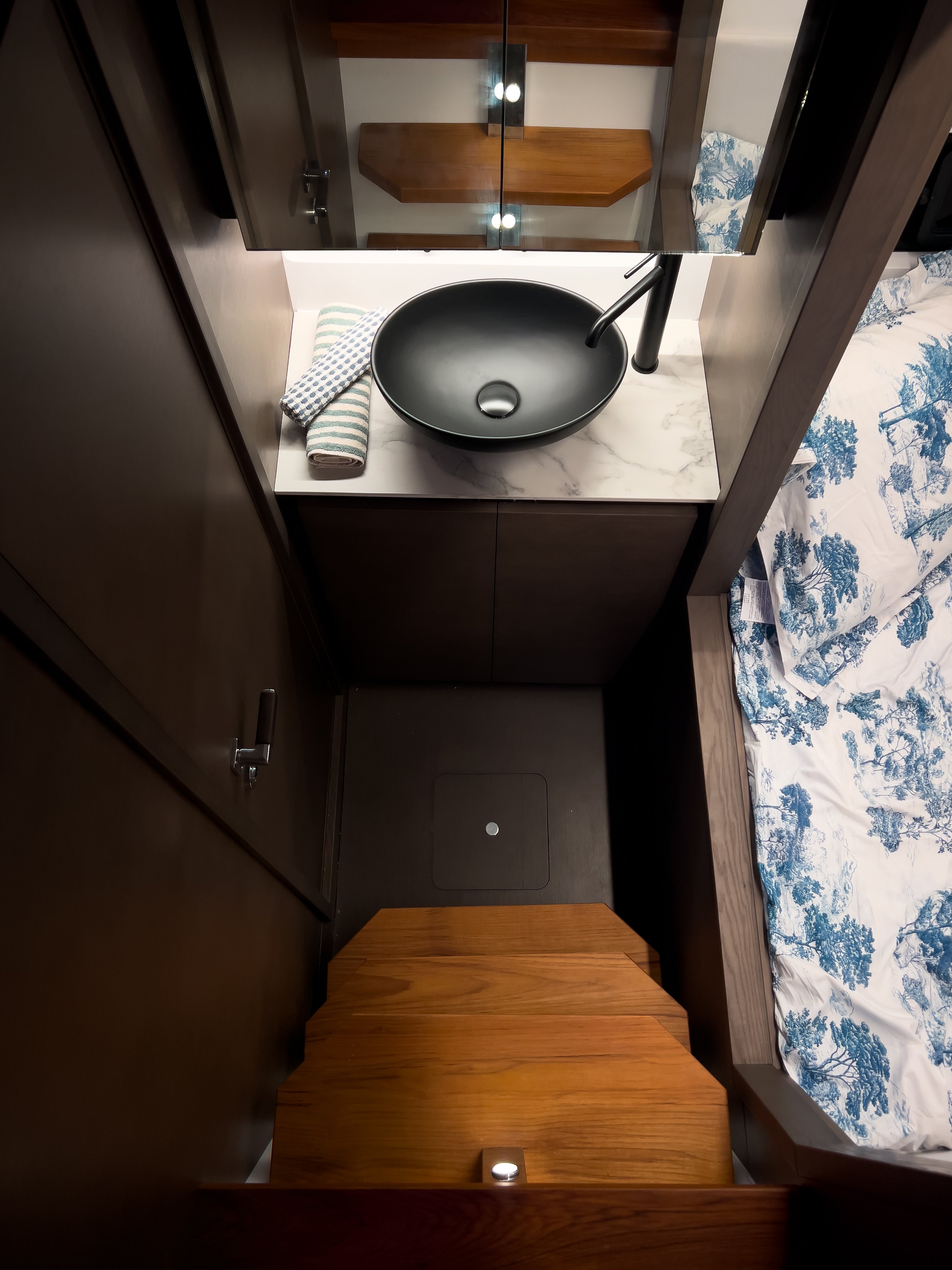 Tesoro T41 - Catamaran in Glifada