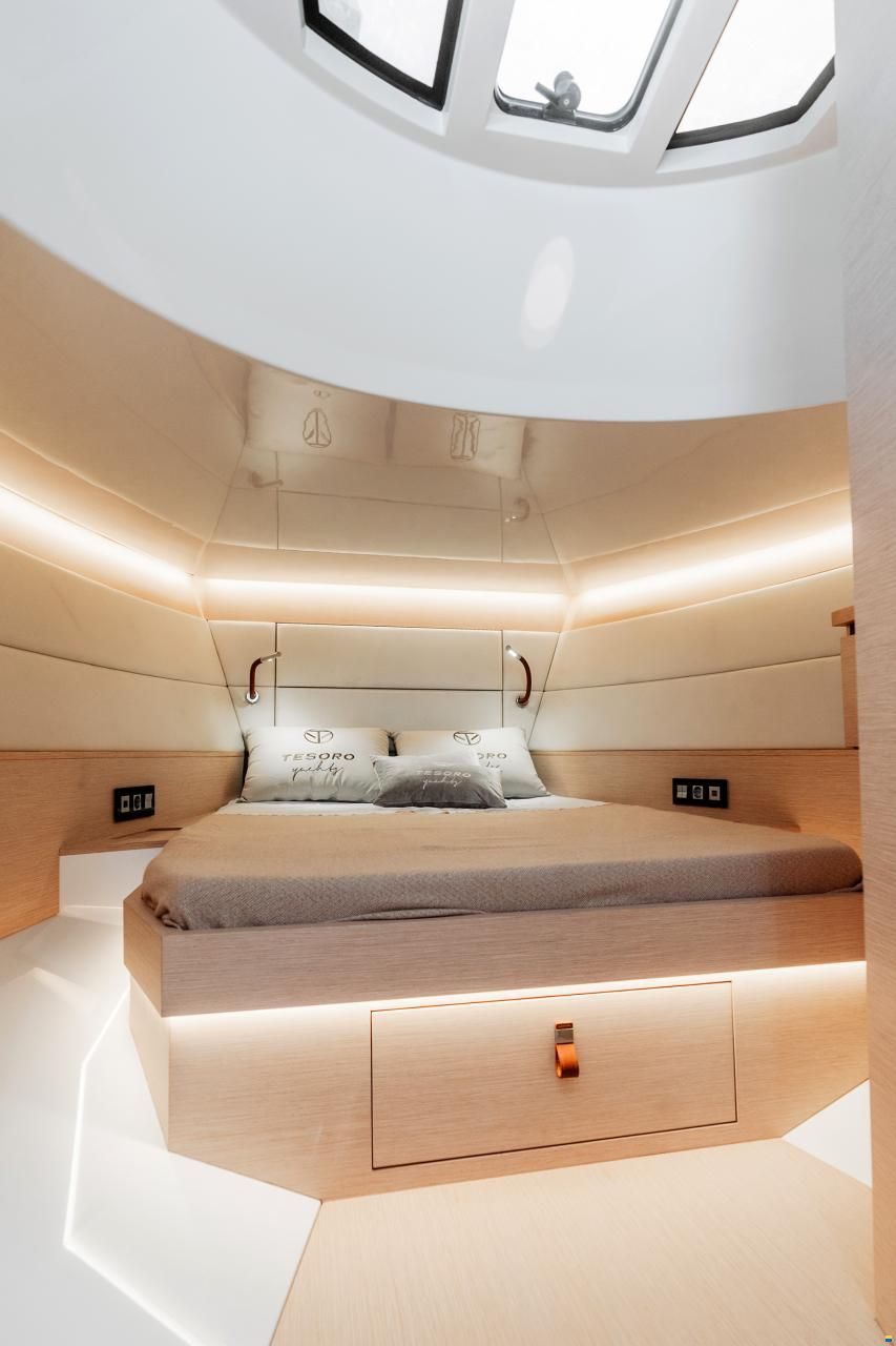 Tesoro T40 - Motor Yacht in Ornos