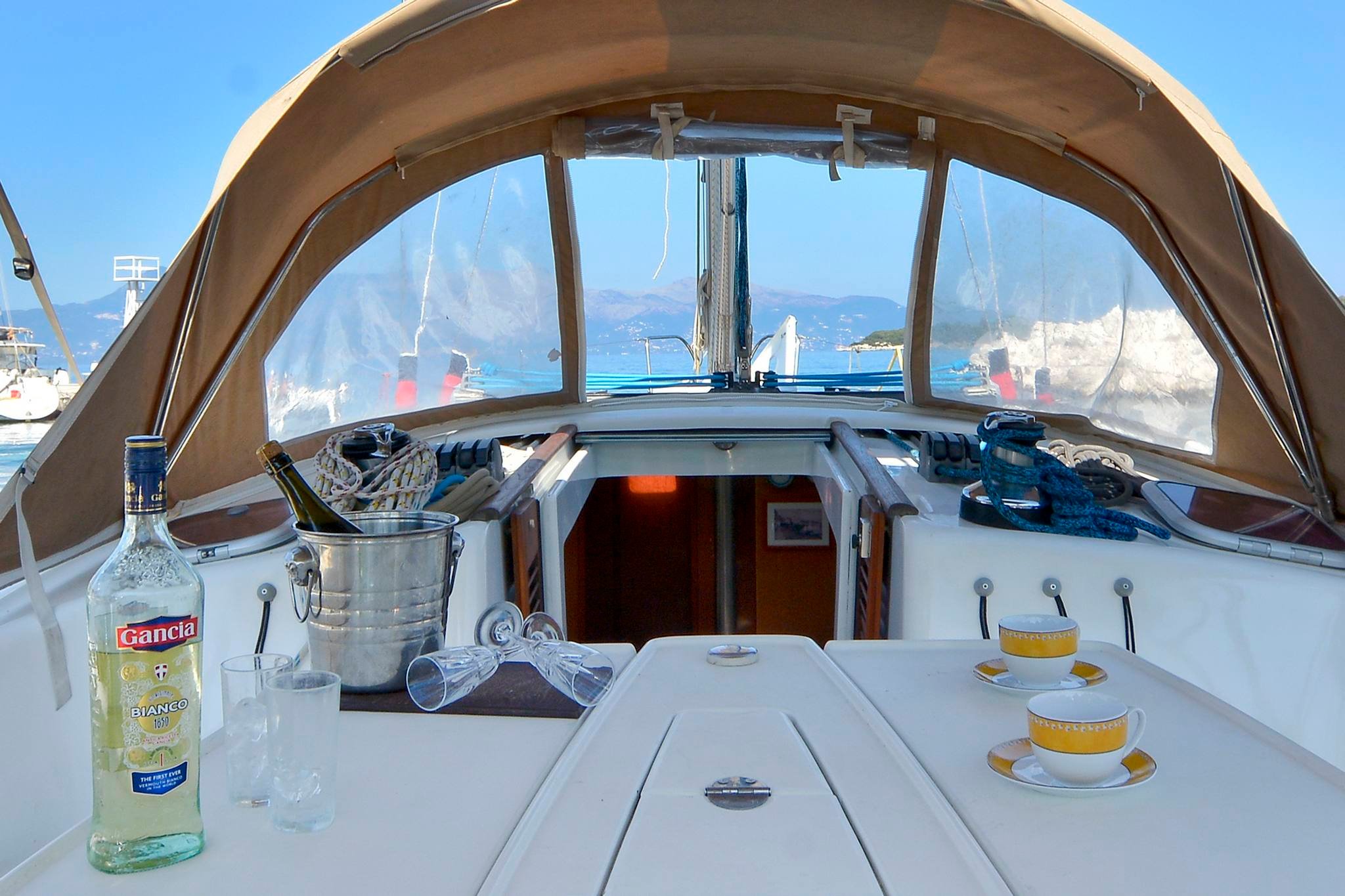 Oceanis 43 - Sailboat in Kerkira