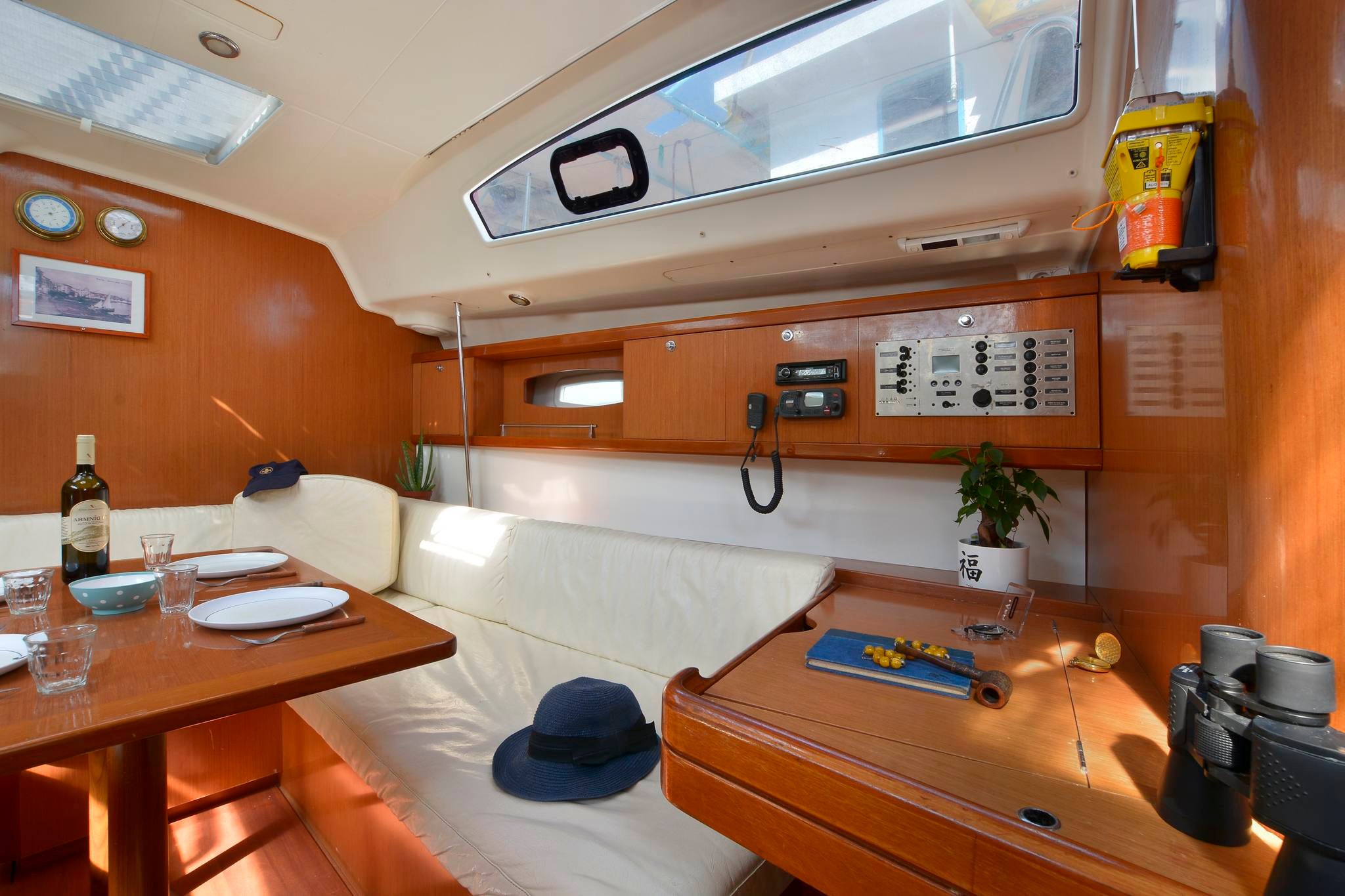 Oceanis 43 - Sailboat in Kerkira