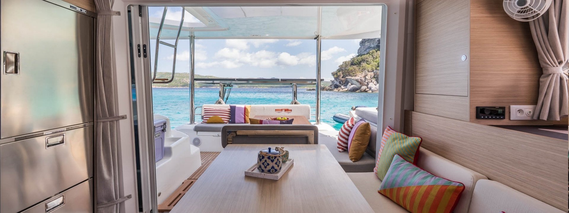 NO NAME(GEN +AC+WATERMAKER) - Katamaran içinde Nea Peramos